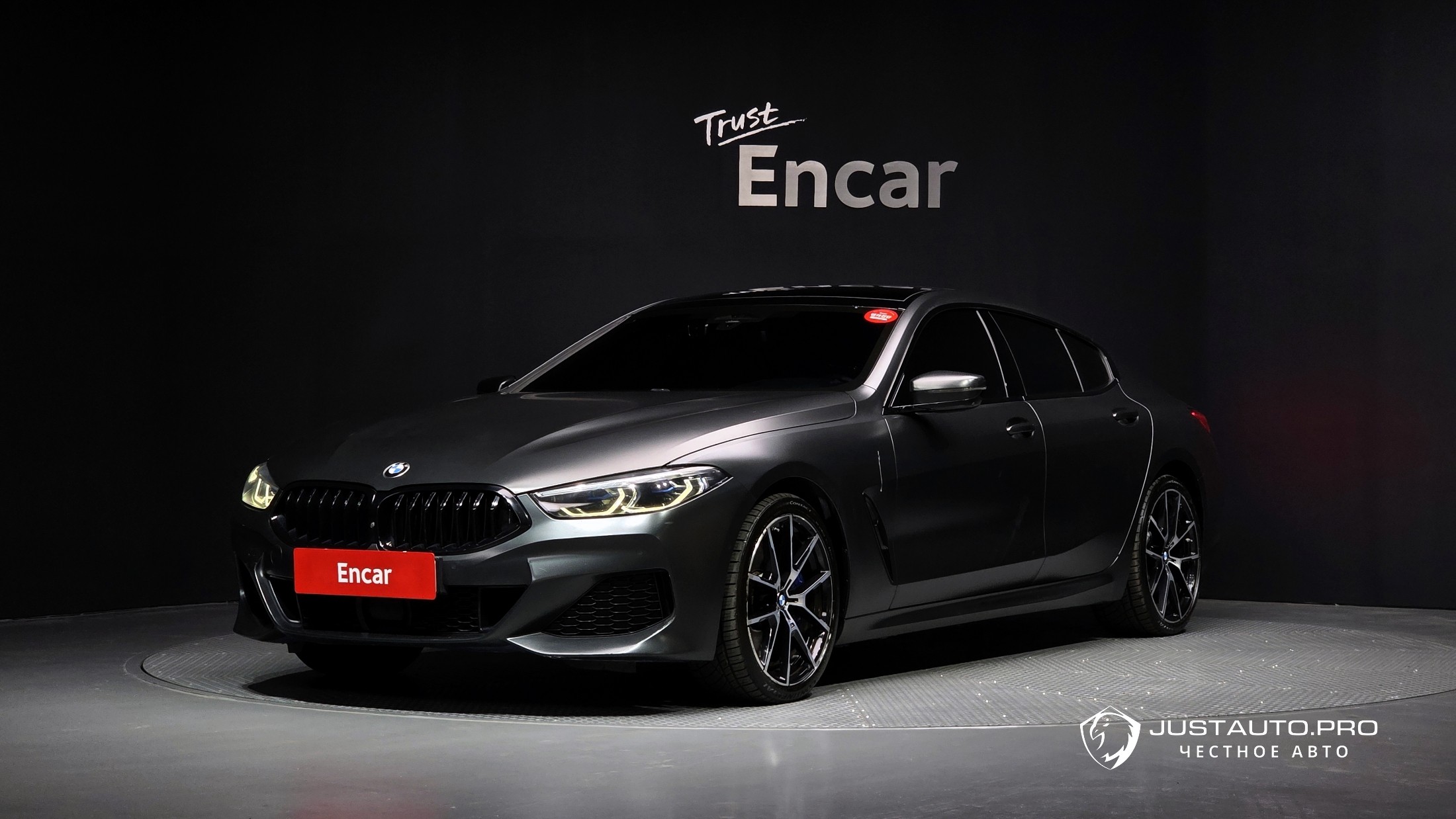 Автомобиль BMW 8-Series