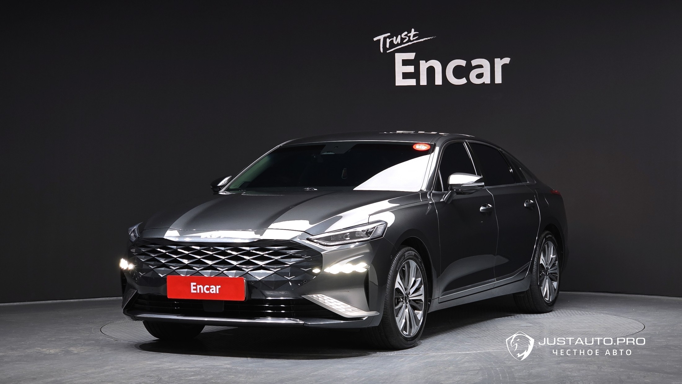 Автомобиль Kia K8