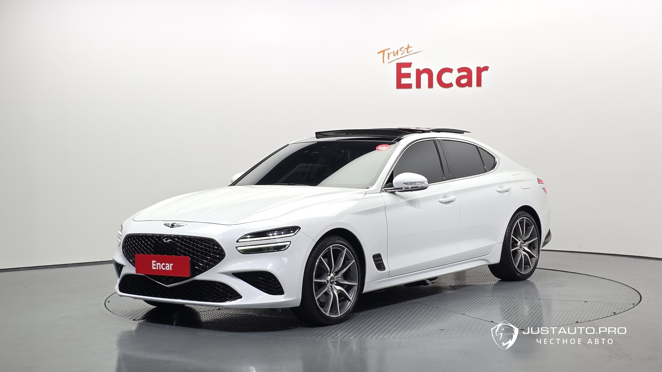 Автомобиль Genesis G70