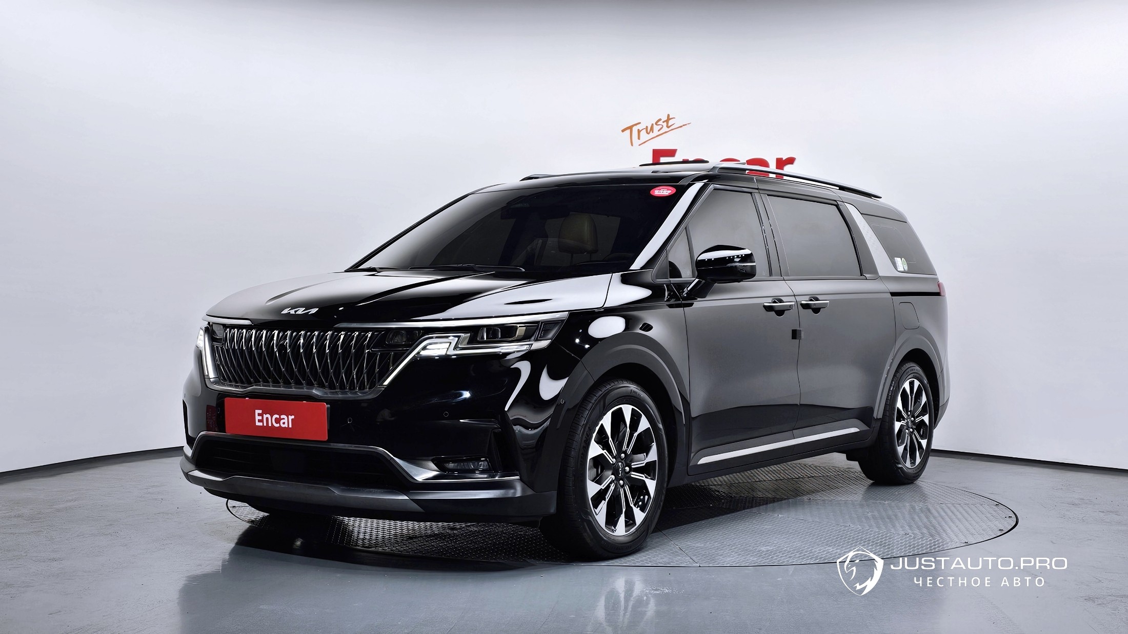 Автомобиль Kia Canival