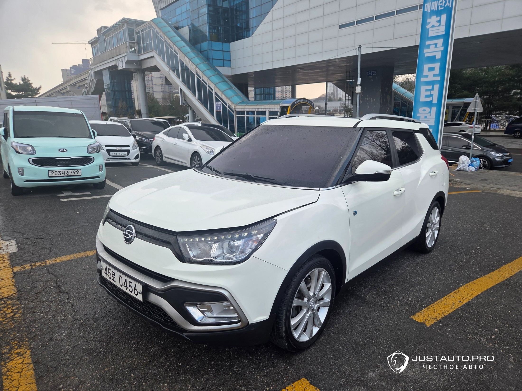 Автомобиль KG_Mobility_Ssangyong TIBOLI
