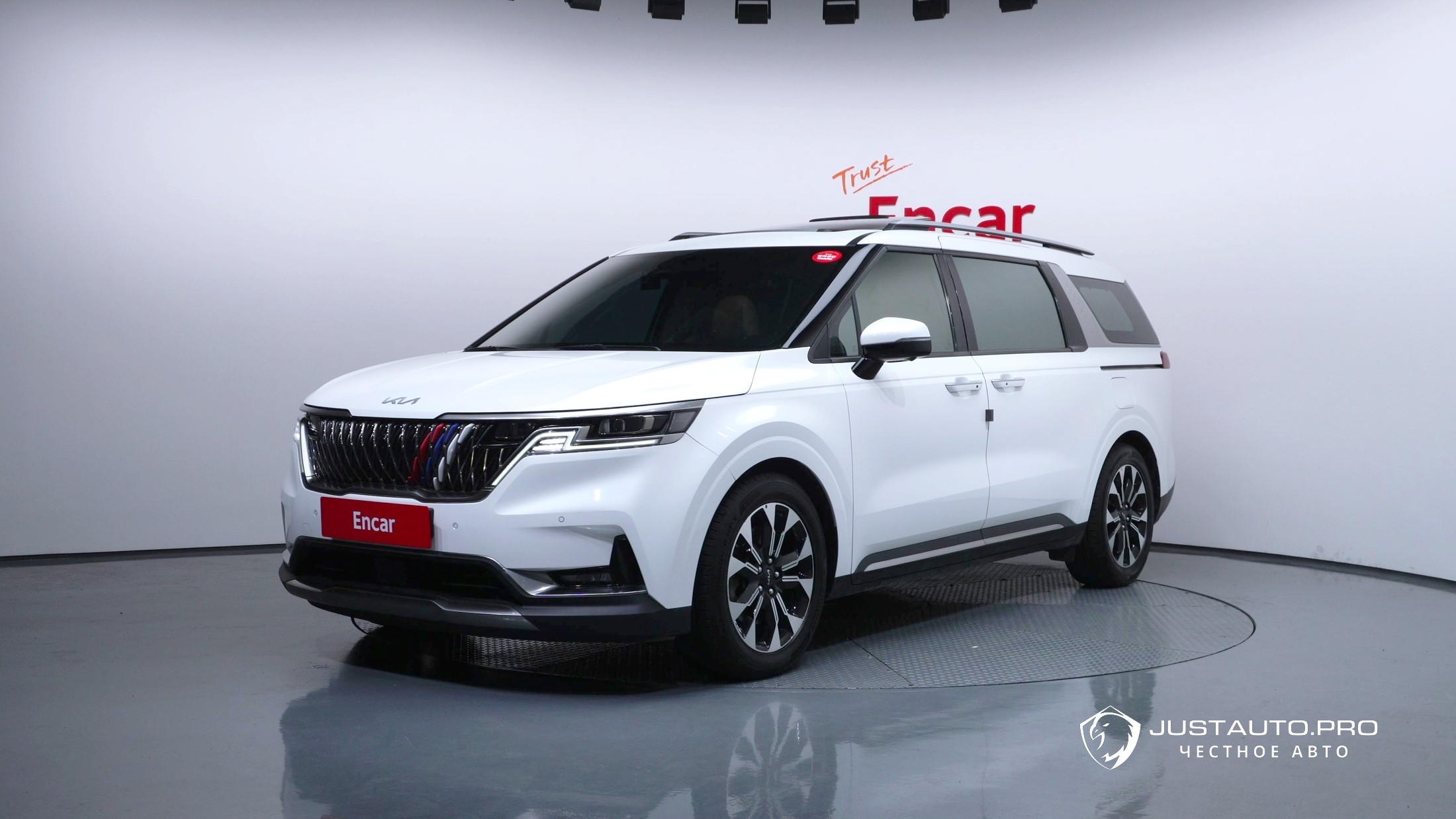 Автомобиль Kia Canival