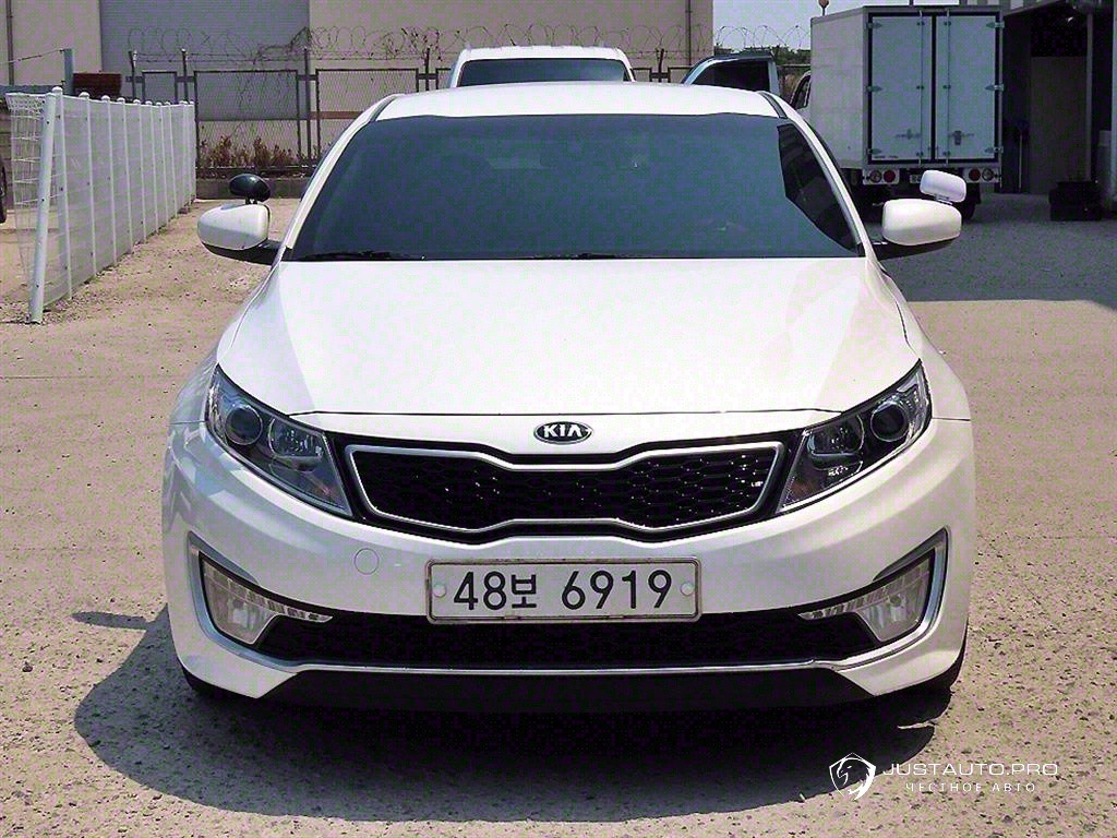Автомобиль Kia K5