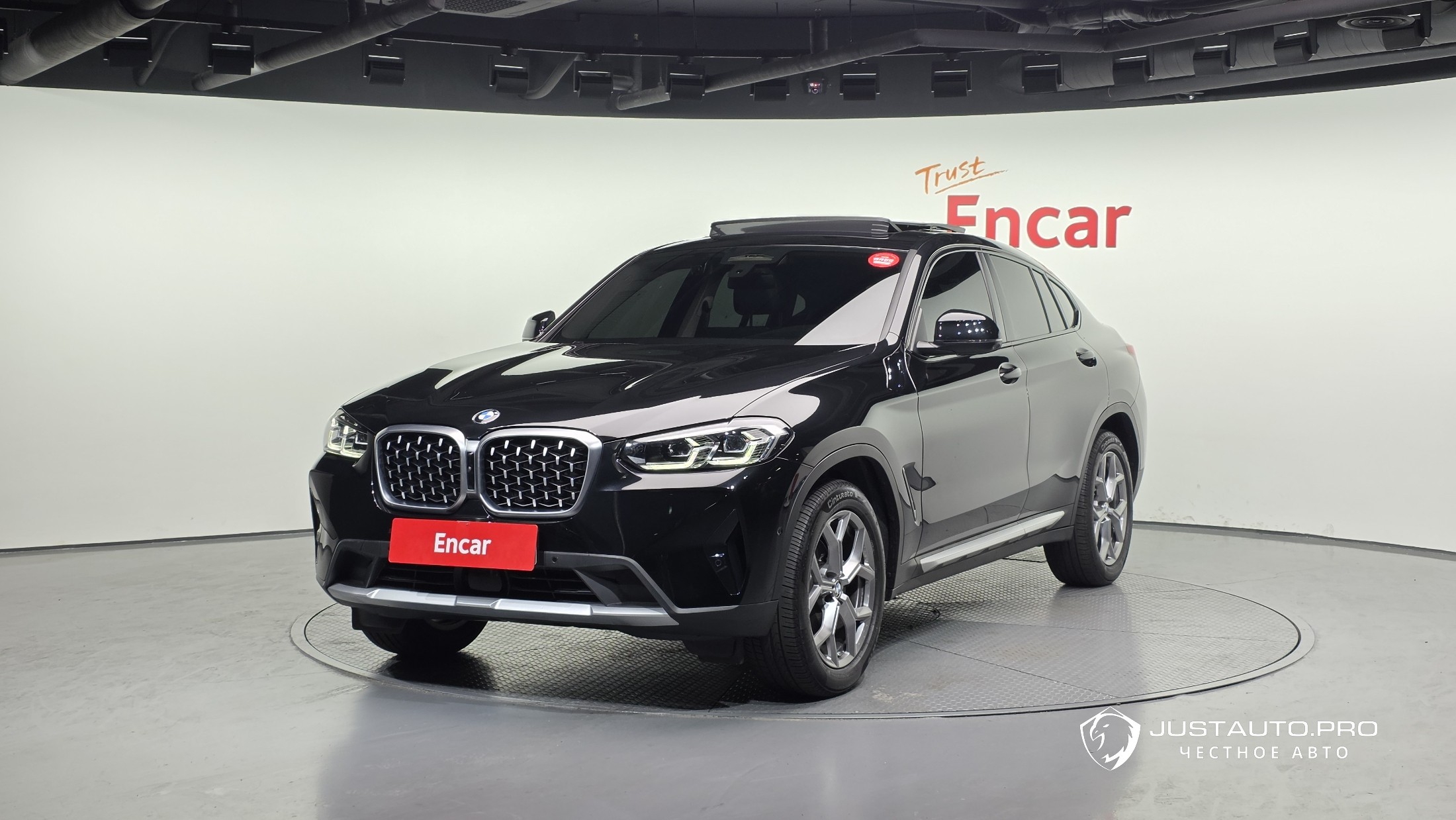 Автомобиль BMW X4