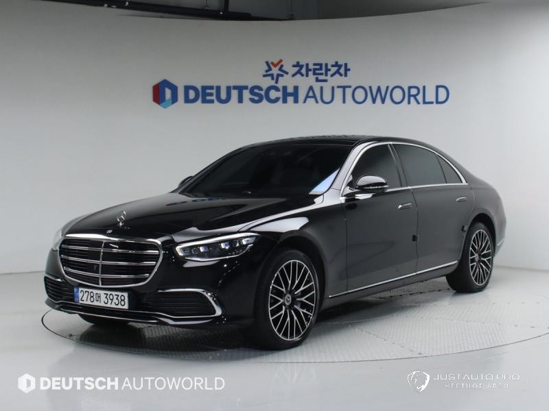 Автомобиль Mercedes-Benz S-Class