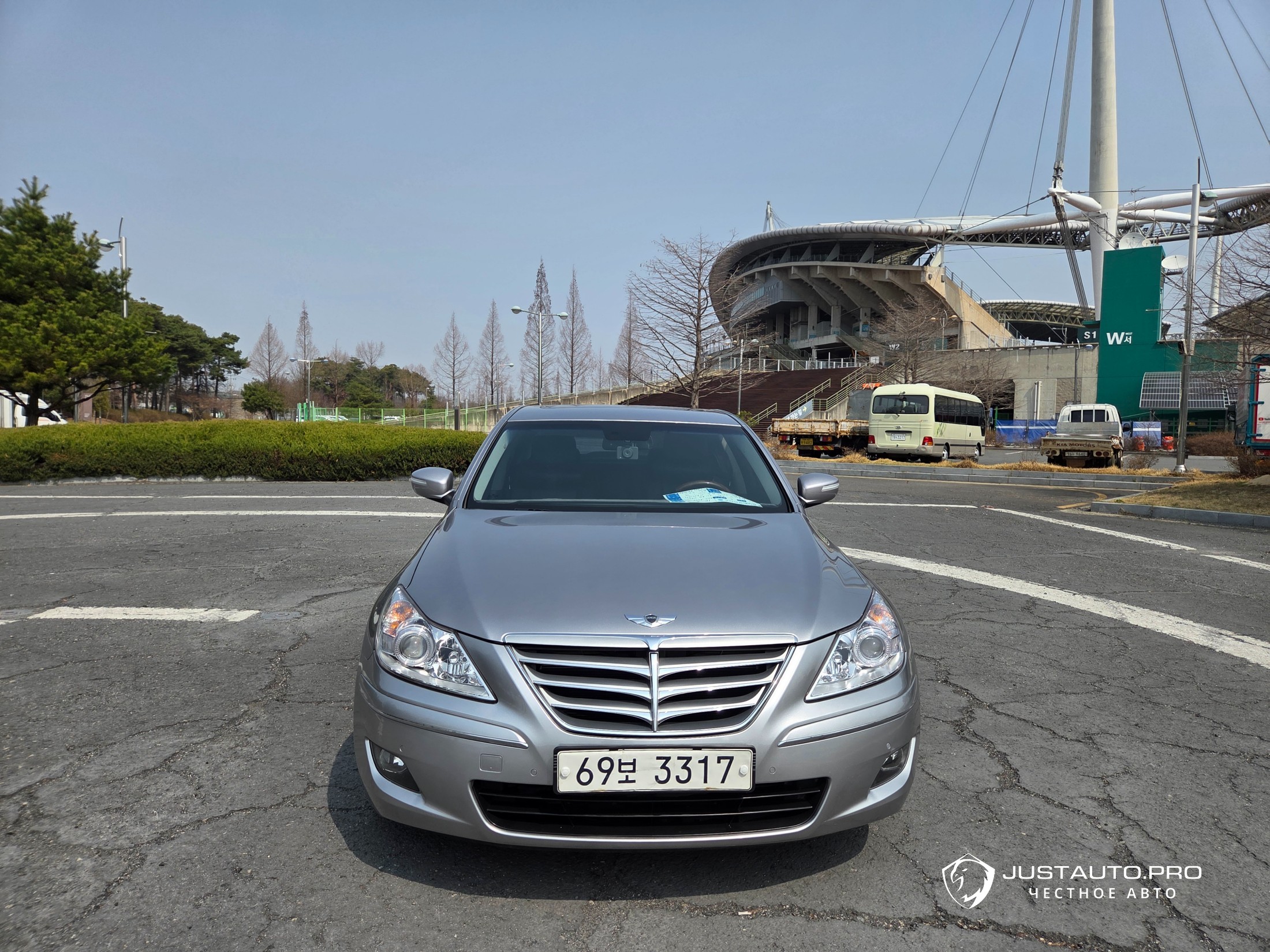 Автомобиль Hyundai Genesis