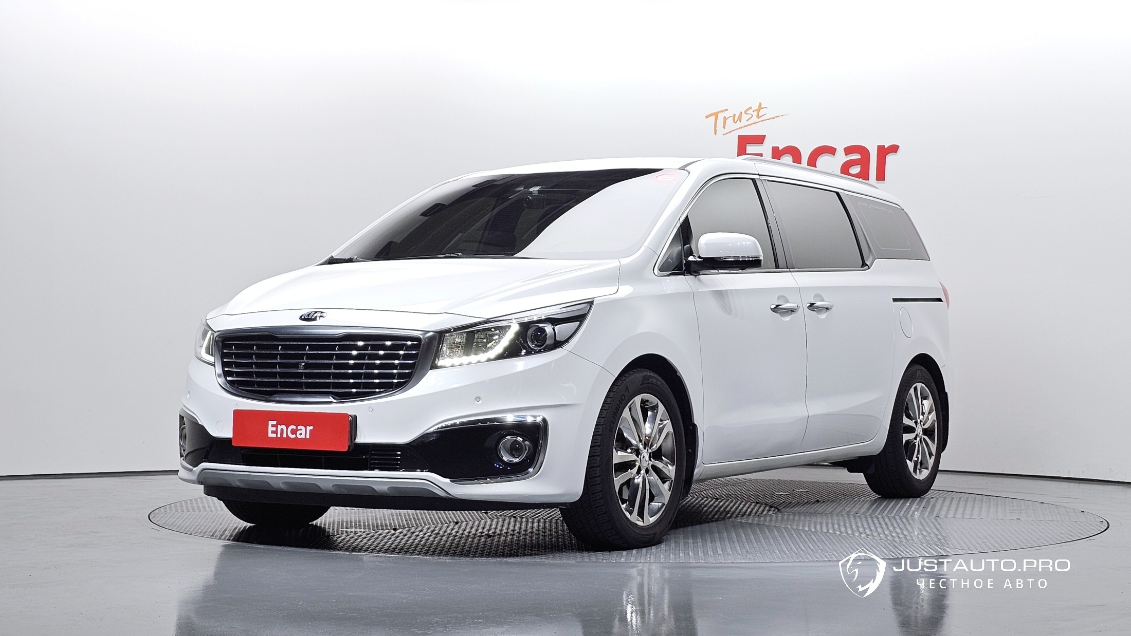 Автомобиль Kia Canival