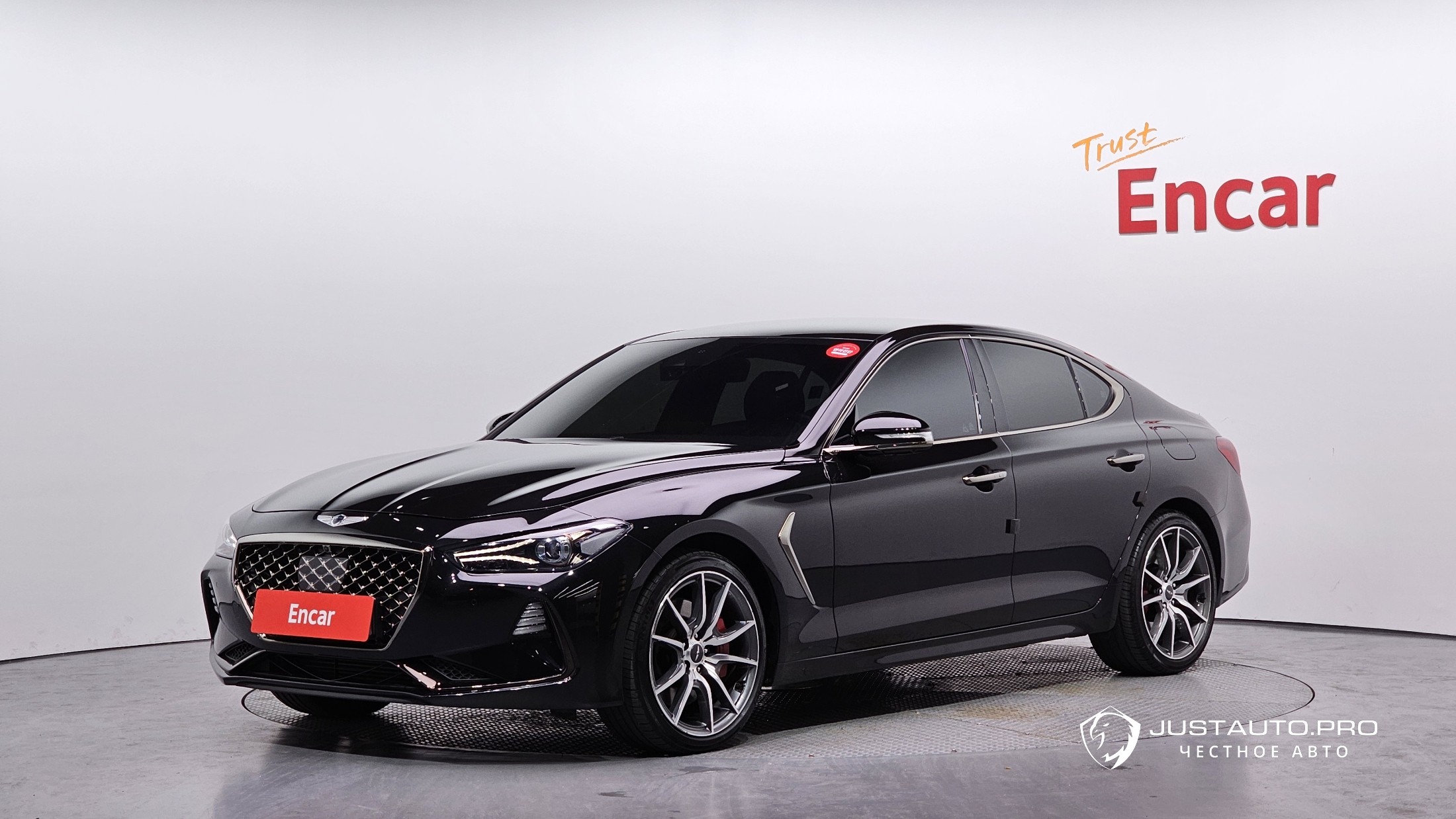 Автомобиль Genesis G70