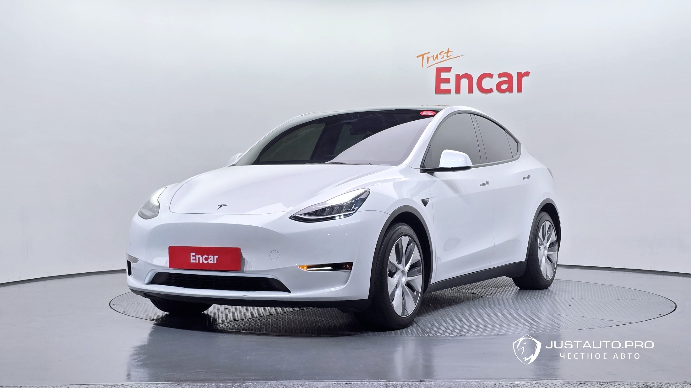 Автомобиль Tesla Model Y