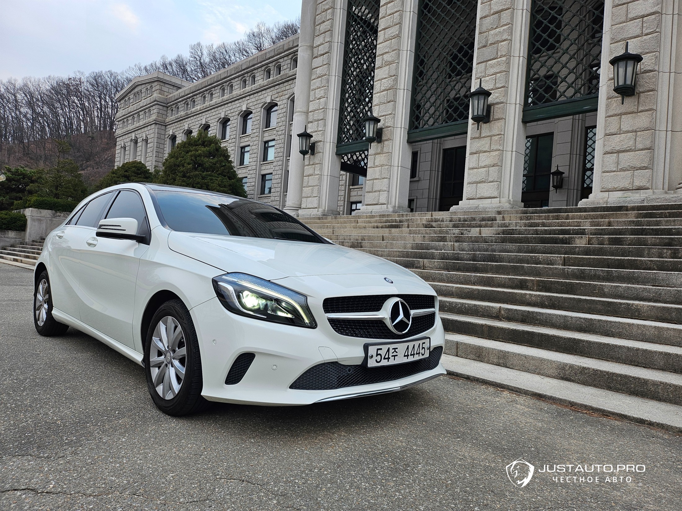 Автомобиль Mercedes-Benz A-Class
