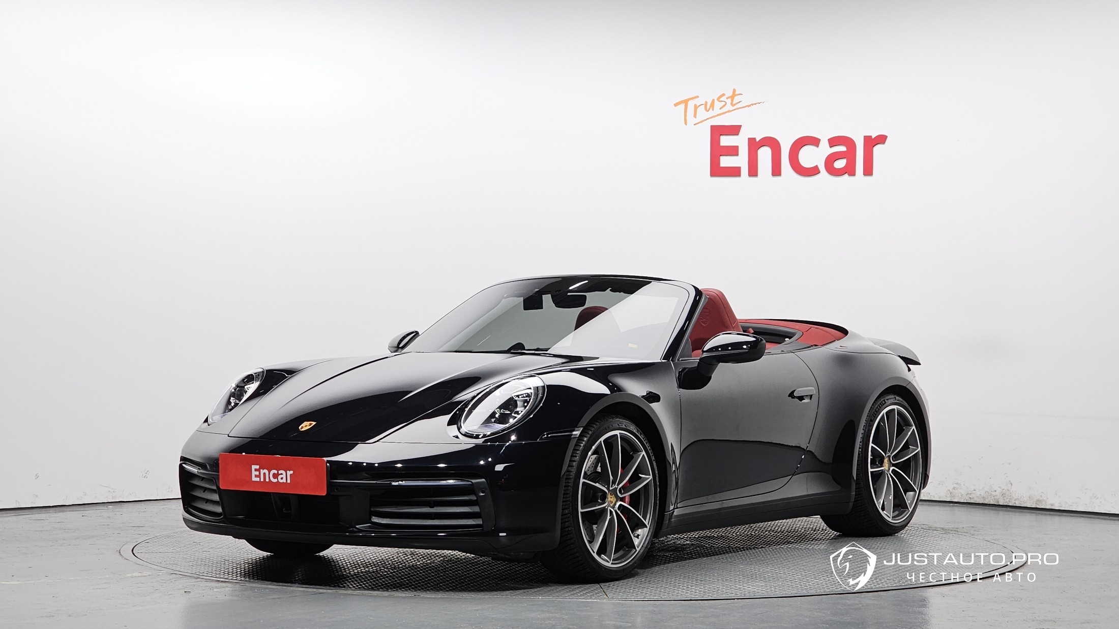 Автомобиль Porsche 911