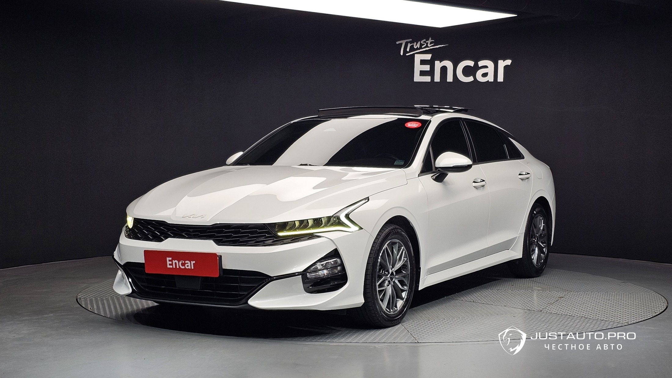 Автомобиль Kia K5