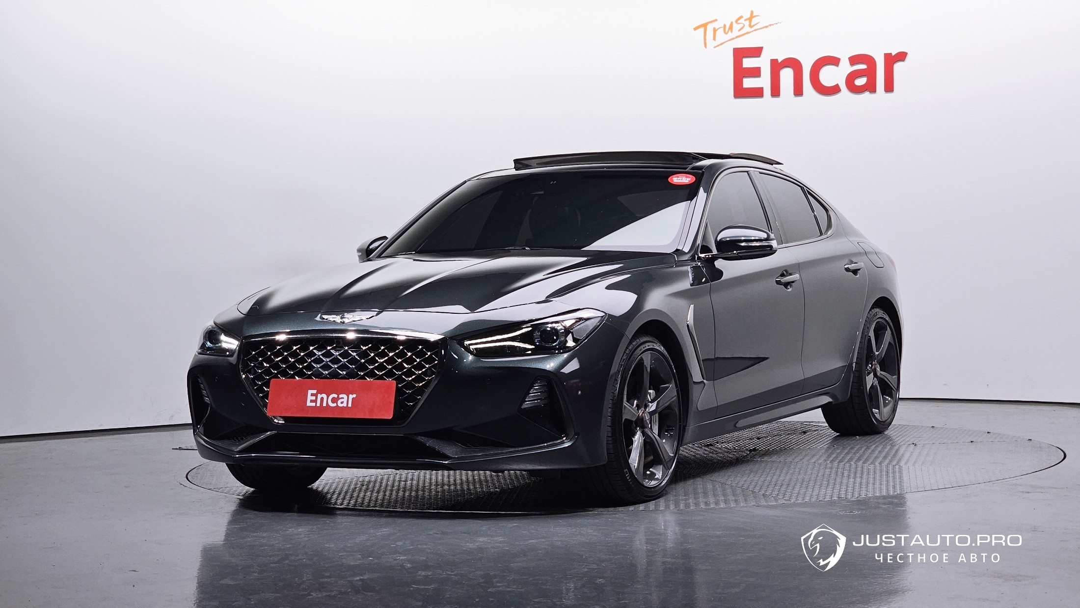 Автомобиль Genesis G70