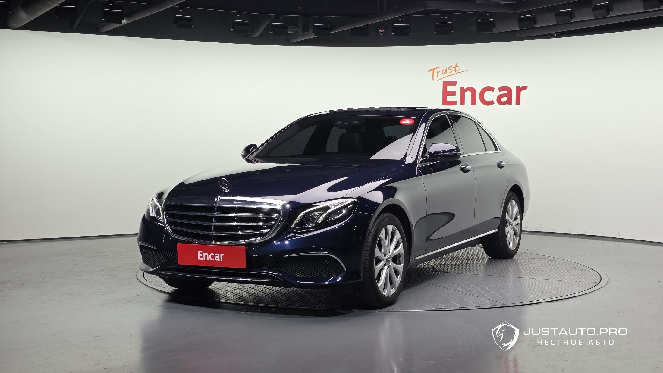 Автомобиль Mercedes-Benz E-Class