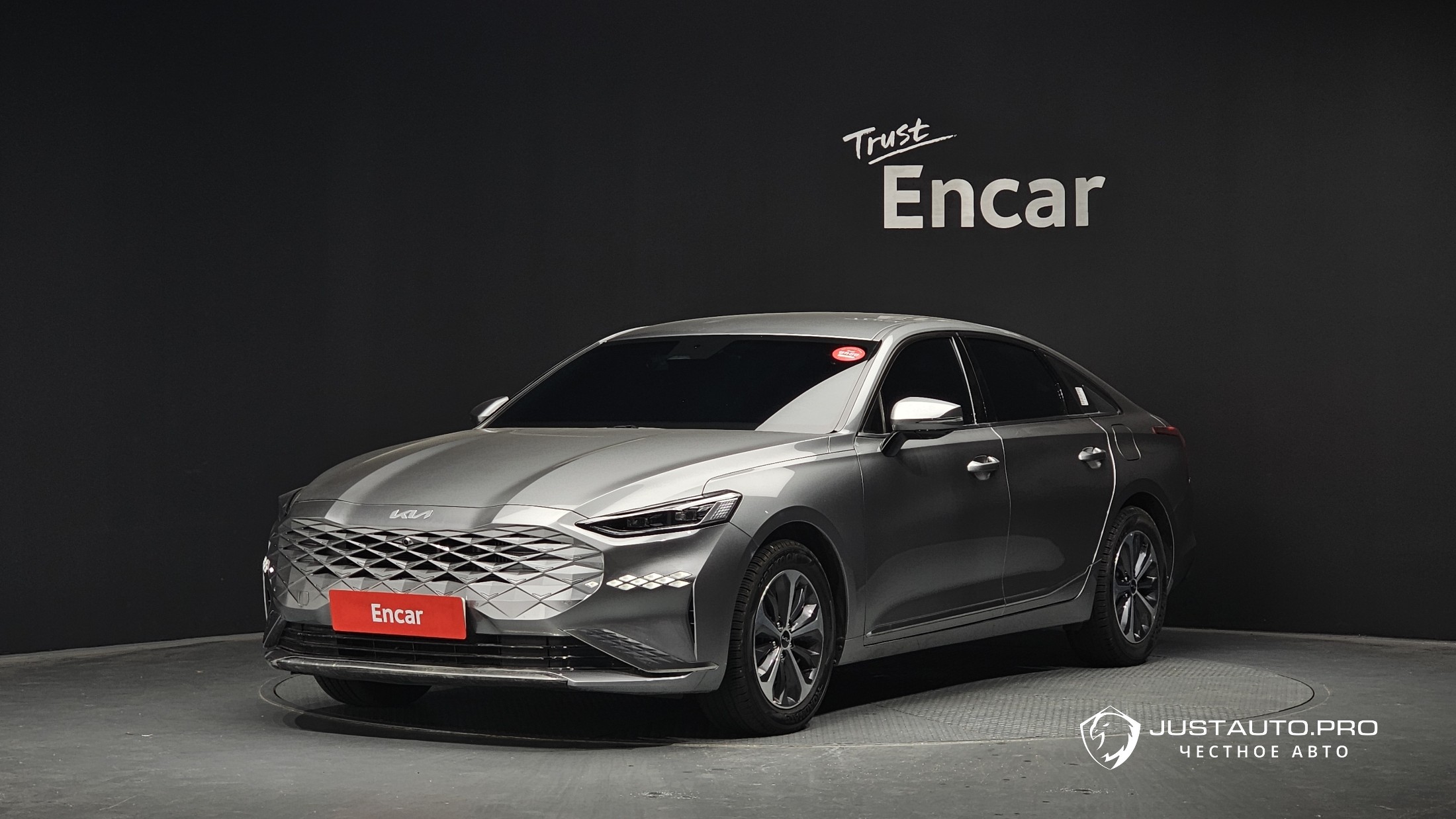 Автомобиль Kia K8