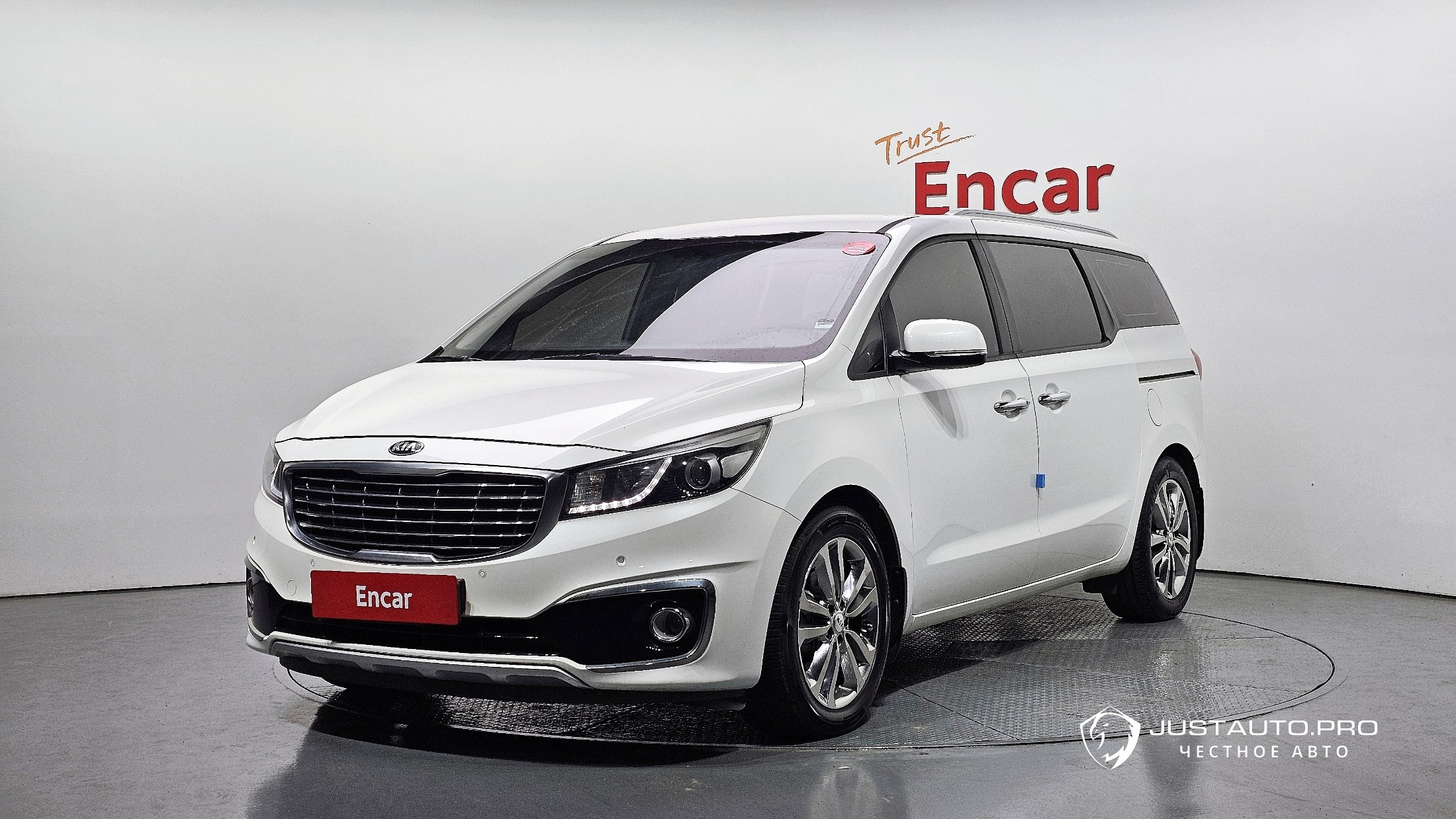 Автомобиль Kia Canival