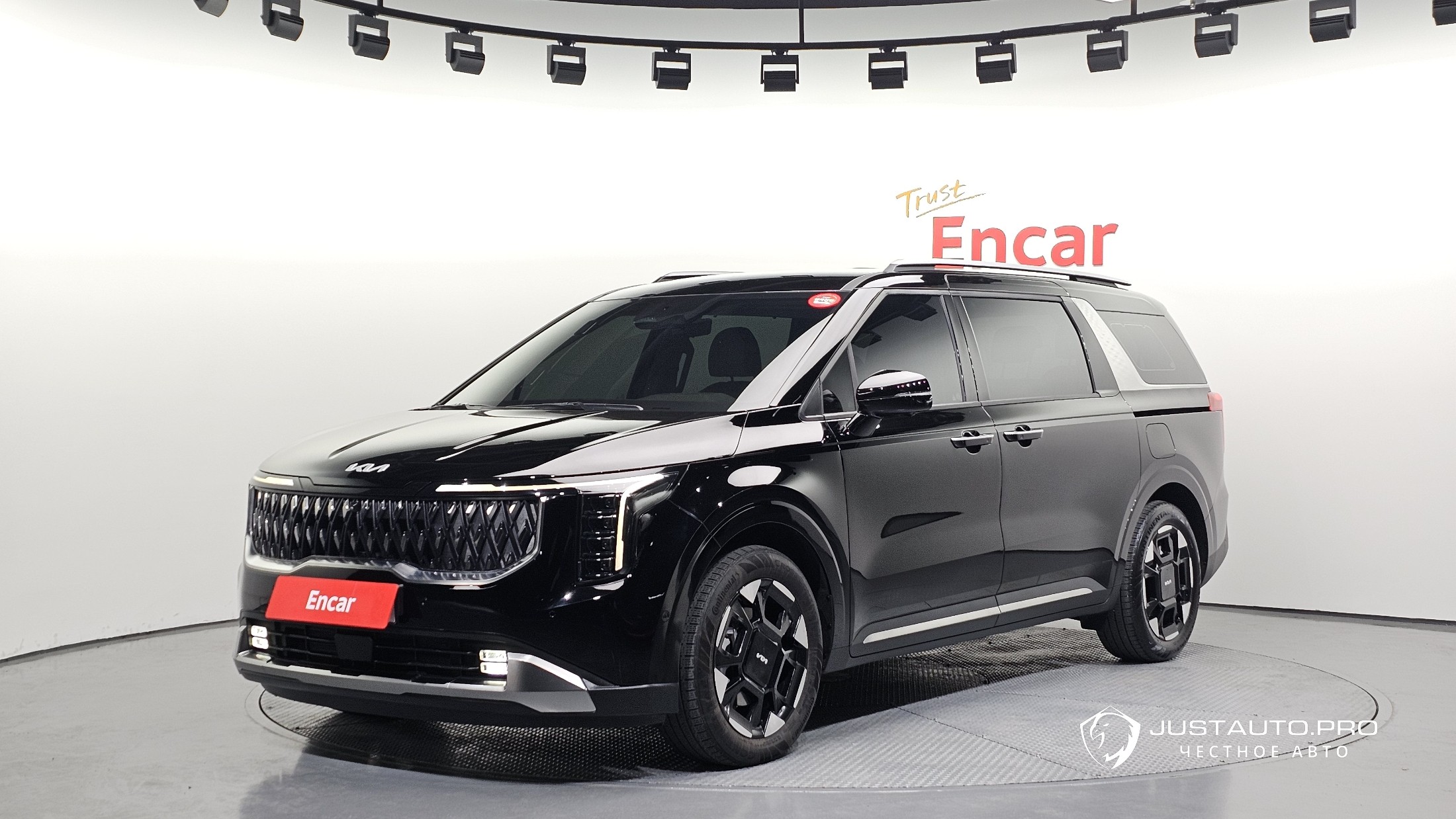 Автомобиль Kia Canival