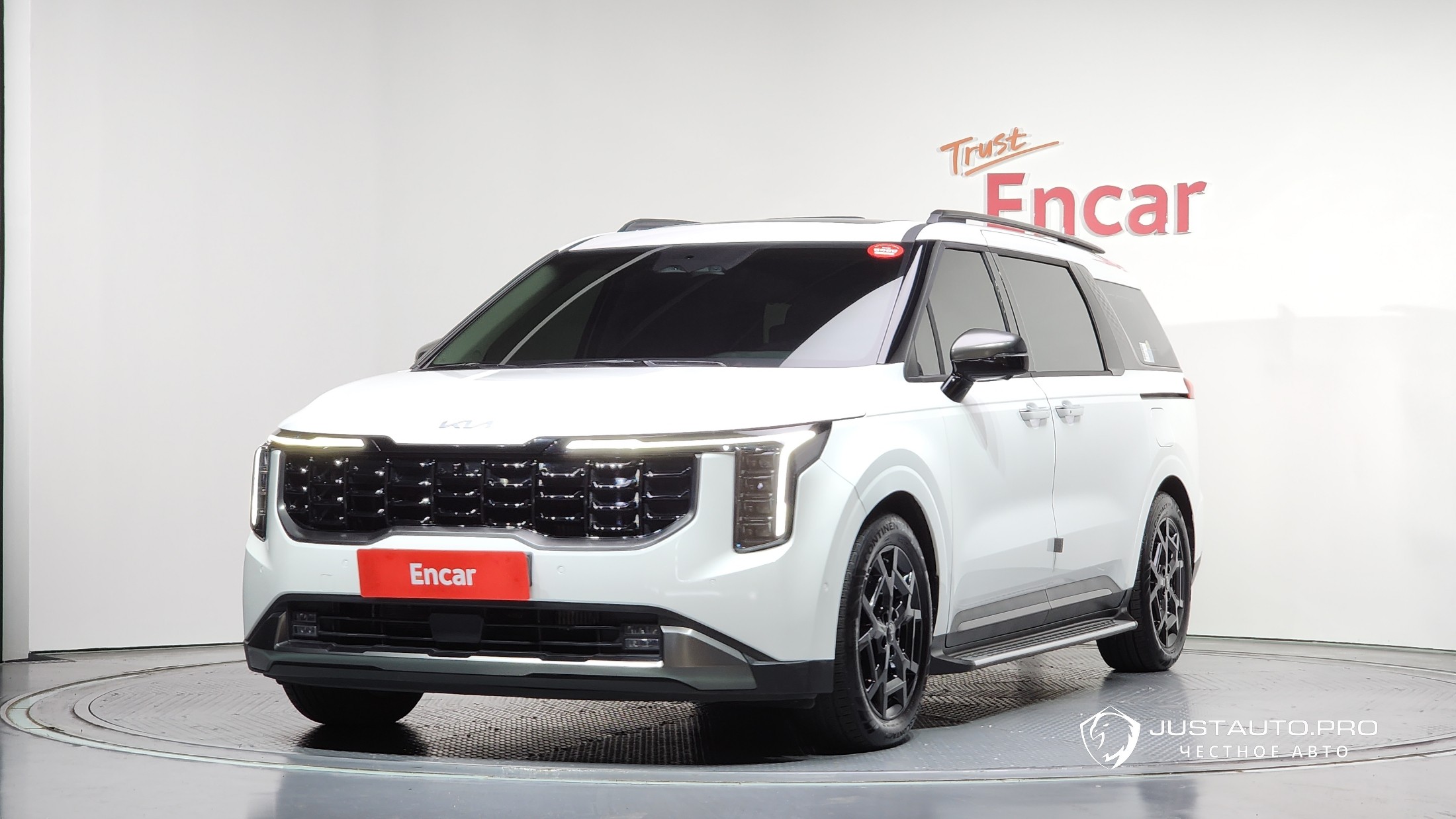 Автомобиль Kia Canival