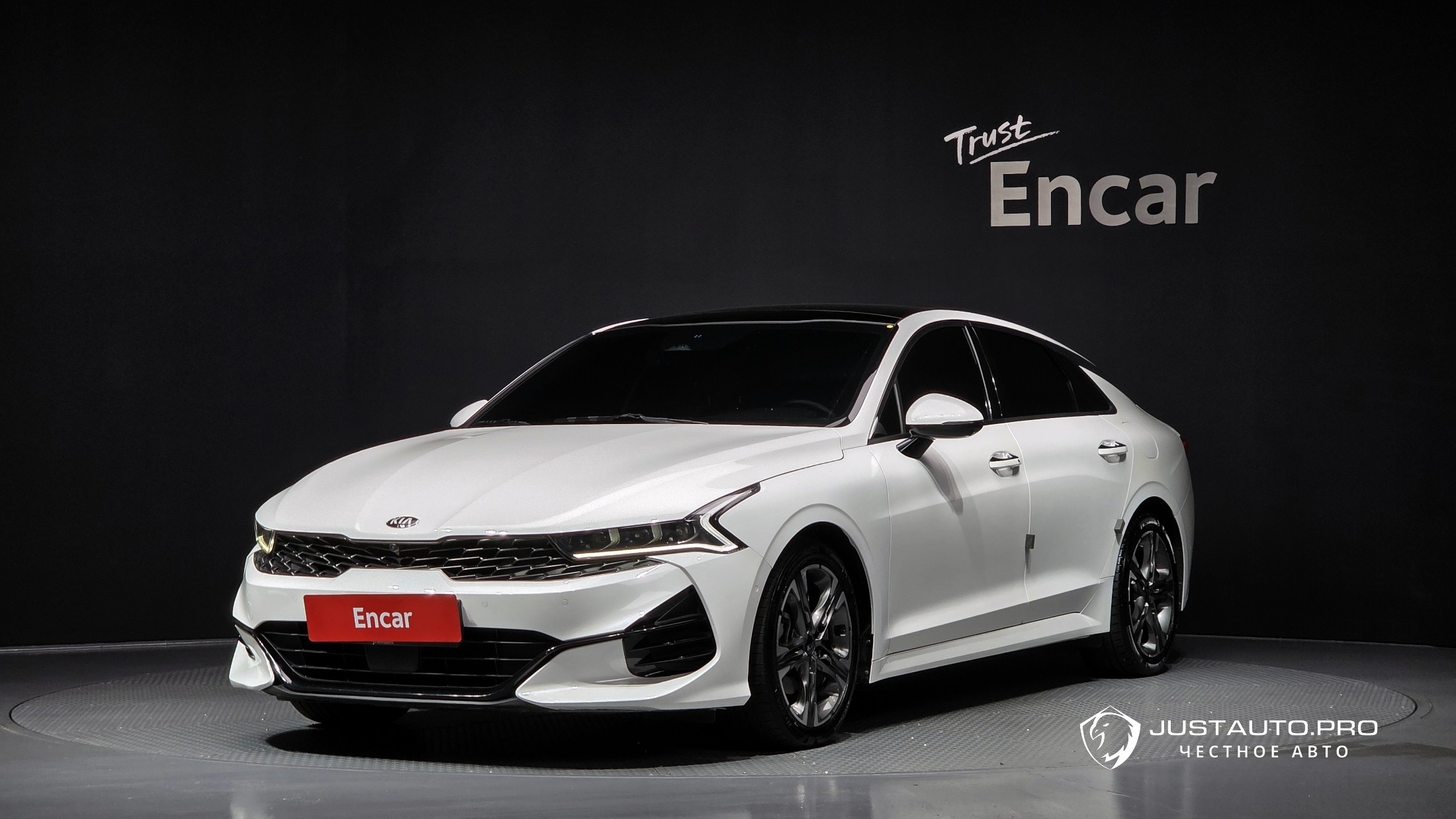 Автомобиль Kia K5