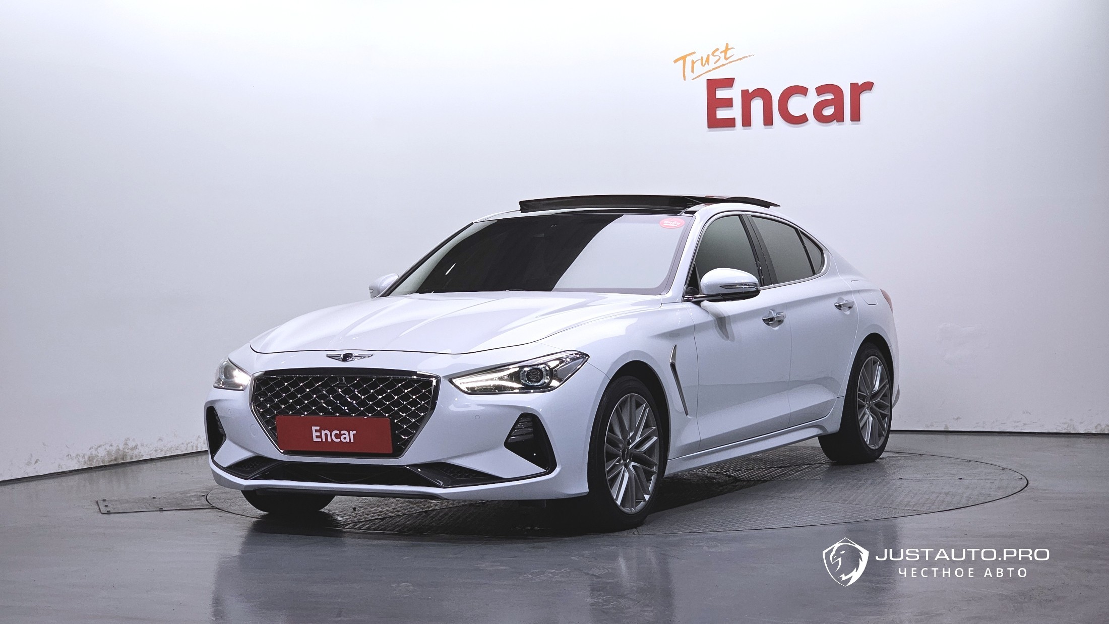 Автомобиль Genesis G70