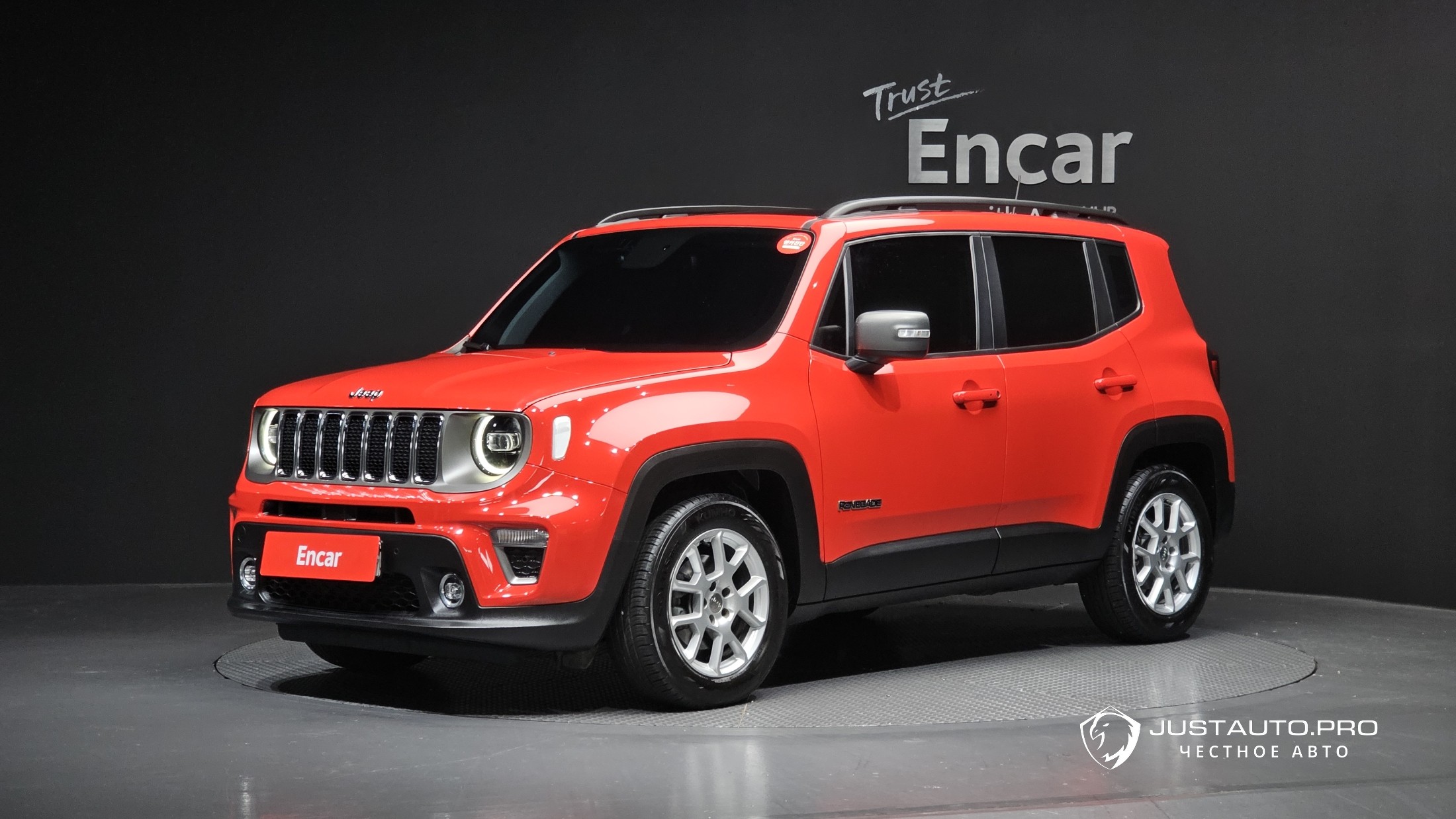 Автомобиль Jeep Renegade