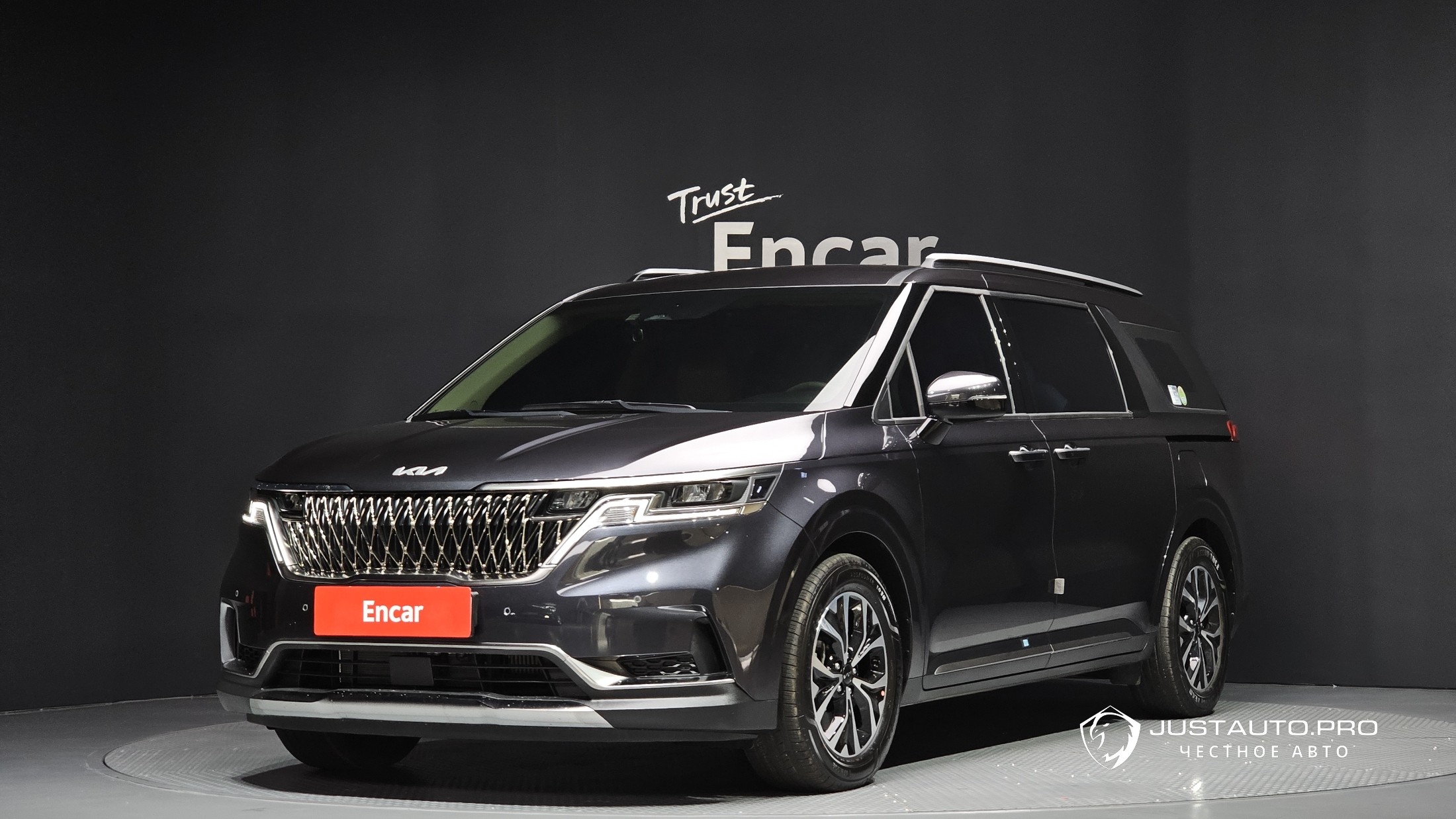 Автомобиль Kia Canival