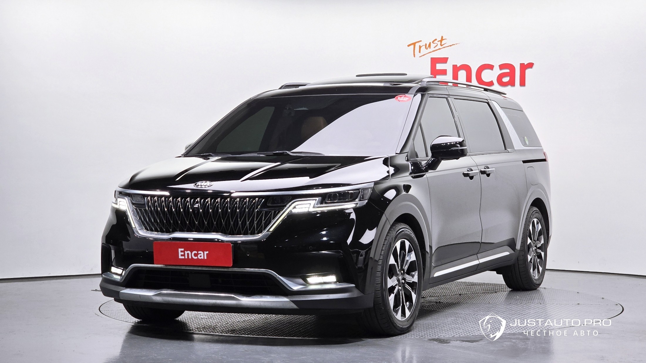 Автомобиль Kia Canival