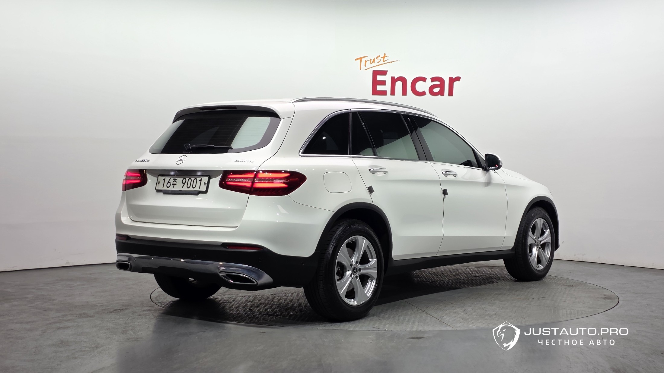 Автомобиль Mercedes-Benz GLC-Class