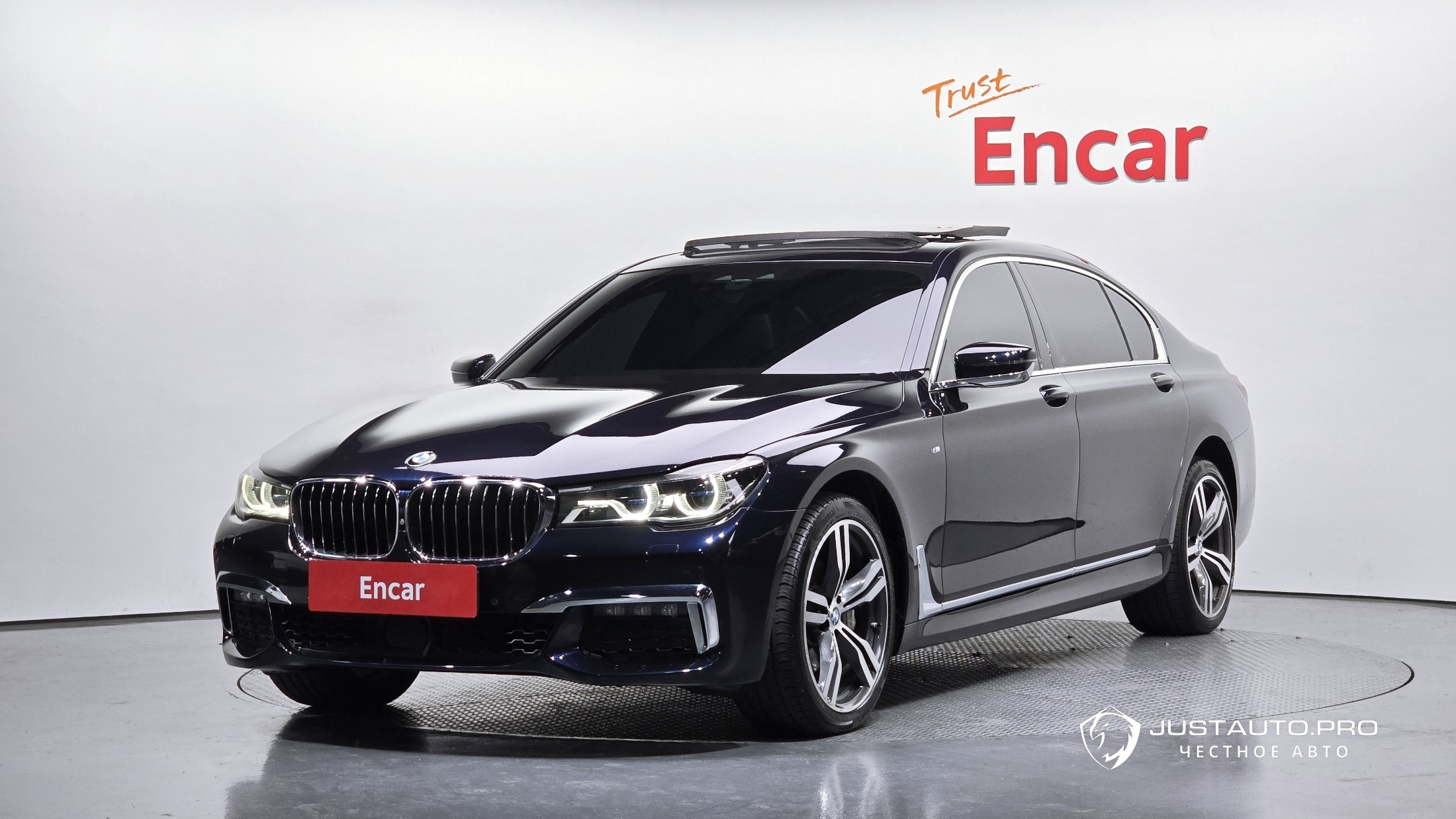 Автомобиль BMW 7-Series