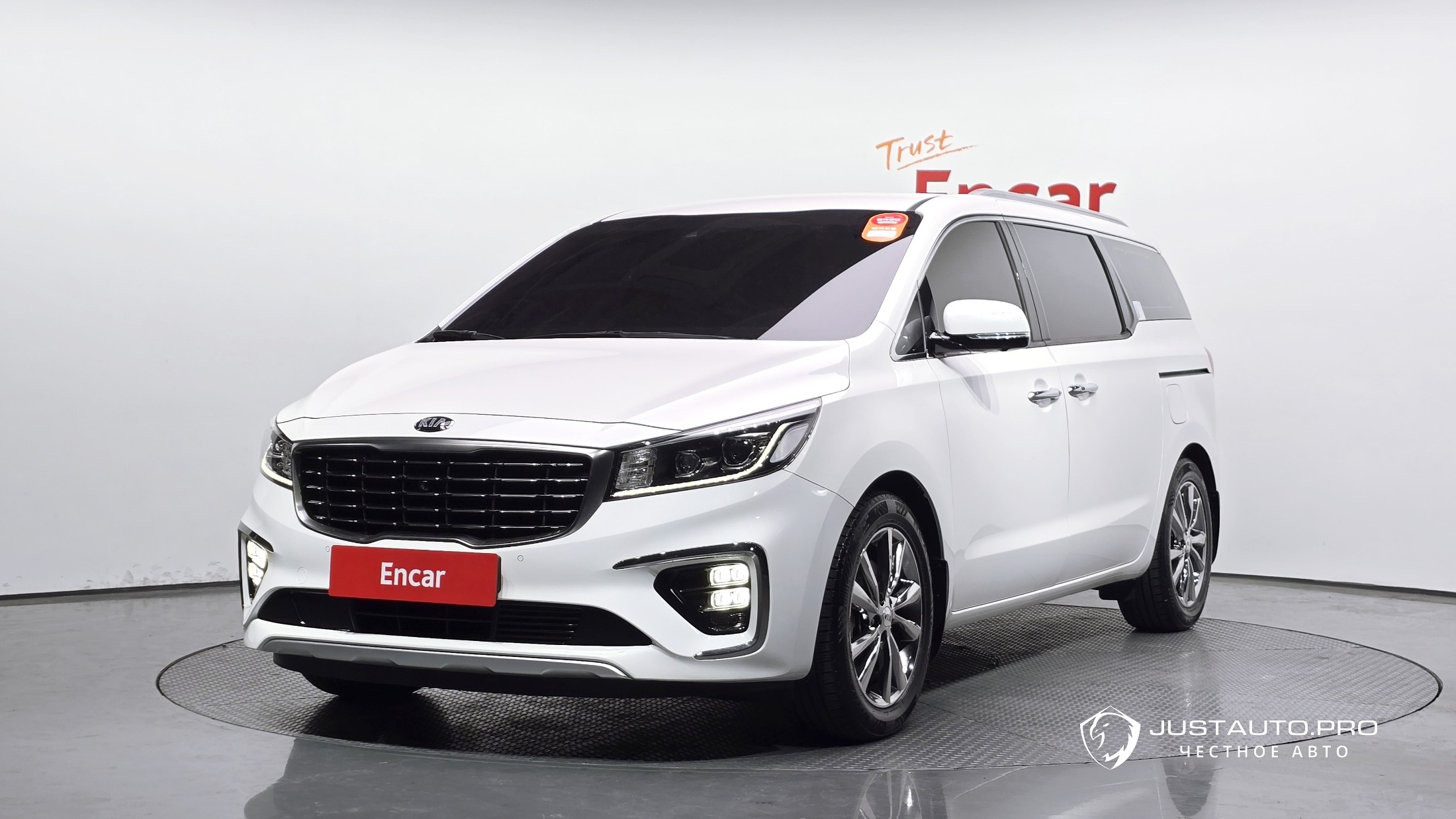 Автомобиль Kia Canival