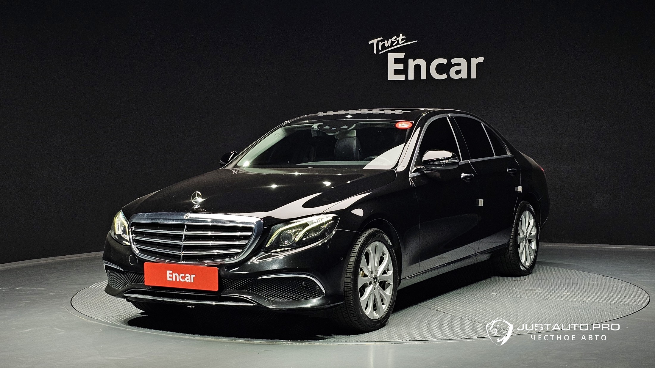 Автомобиль Mercedes-Benz E-Class