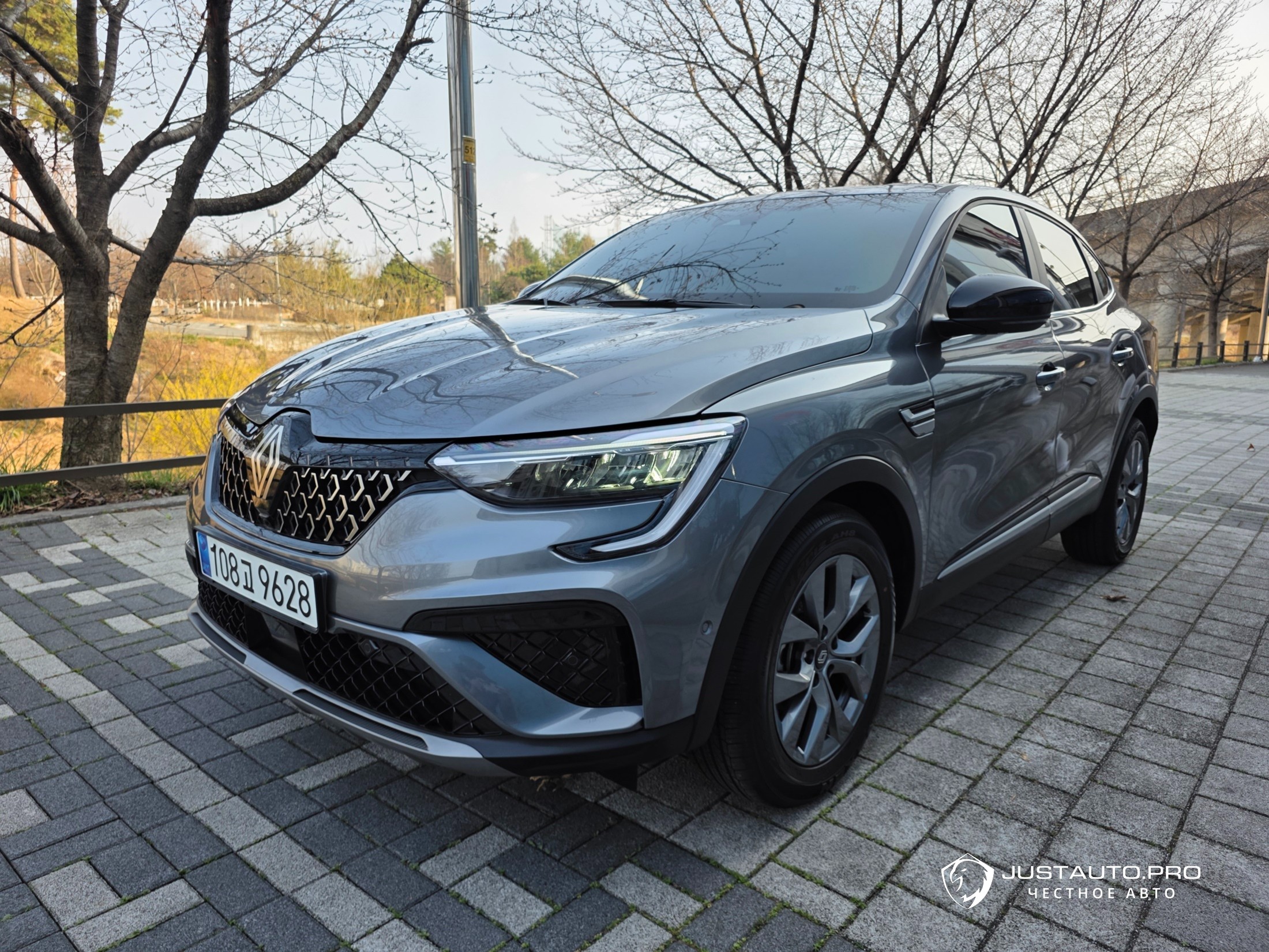 Автомобиль Renault-KoreaSamsung Arkana