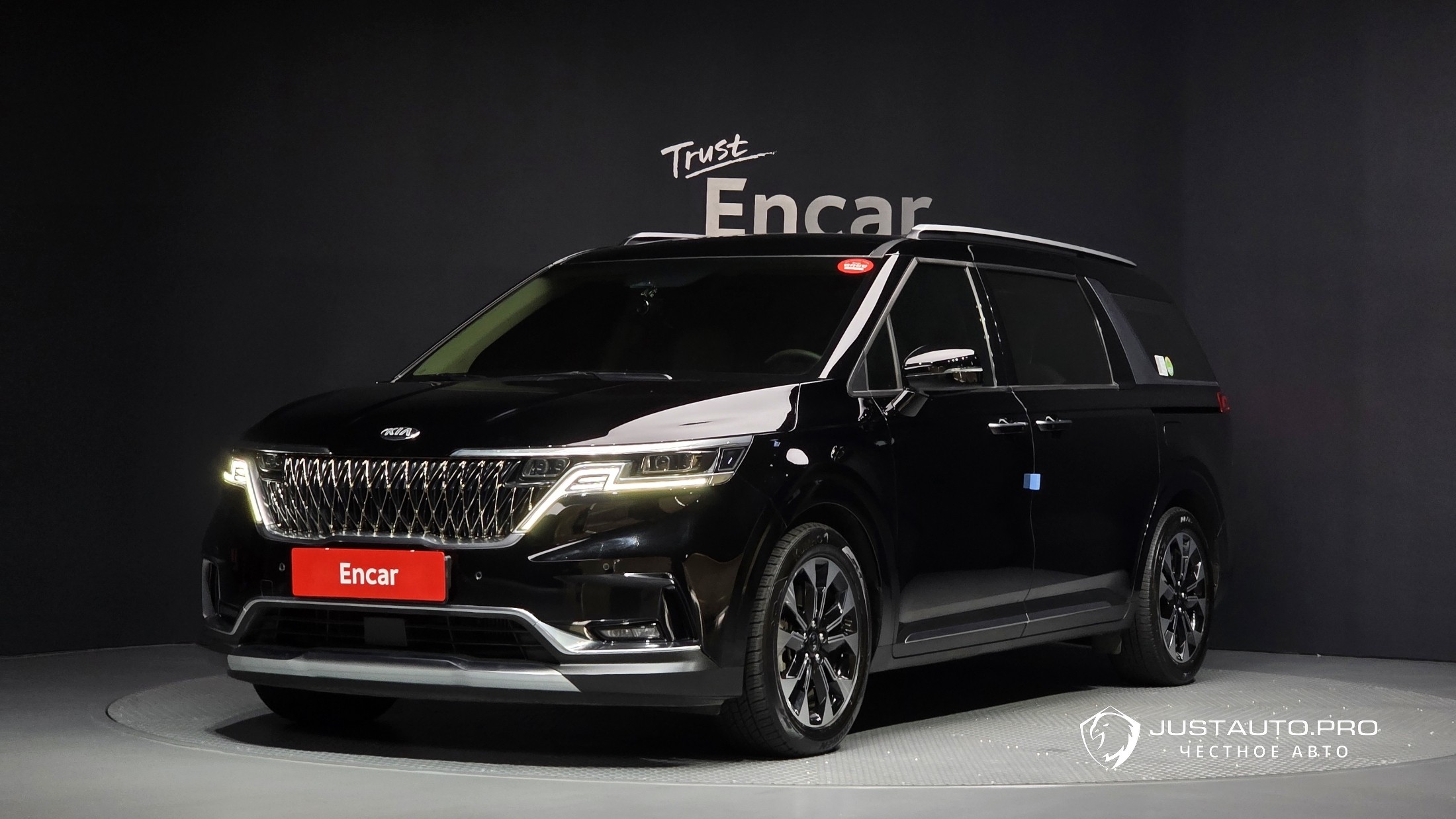 Автомобиль Kia Canival