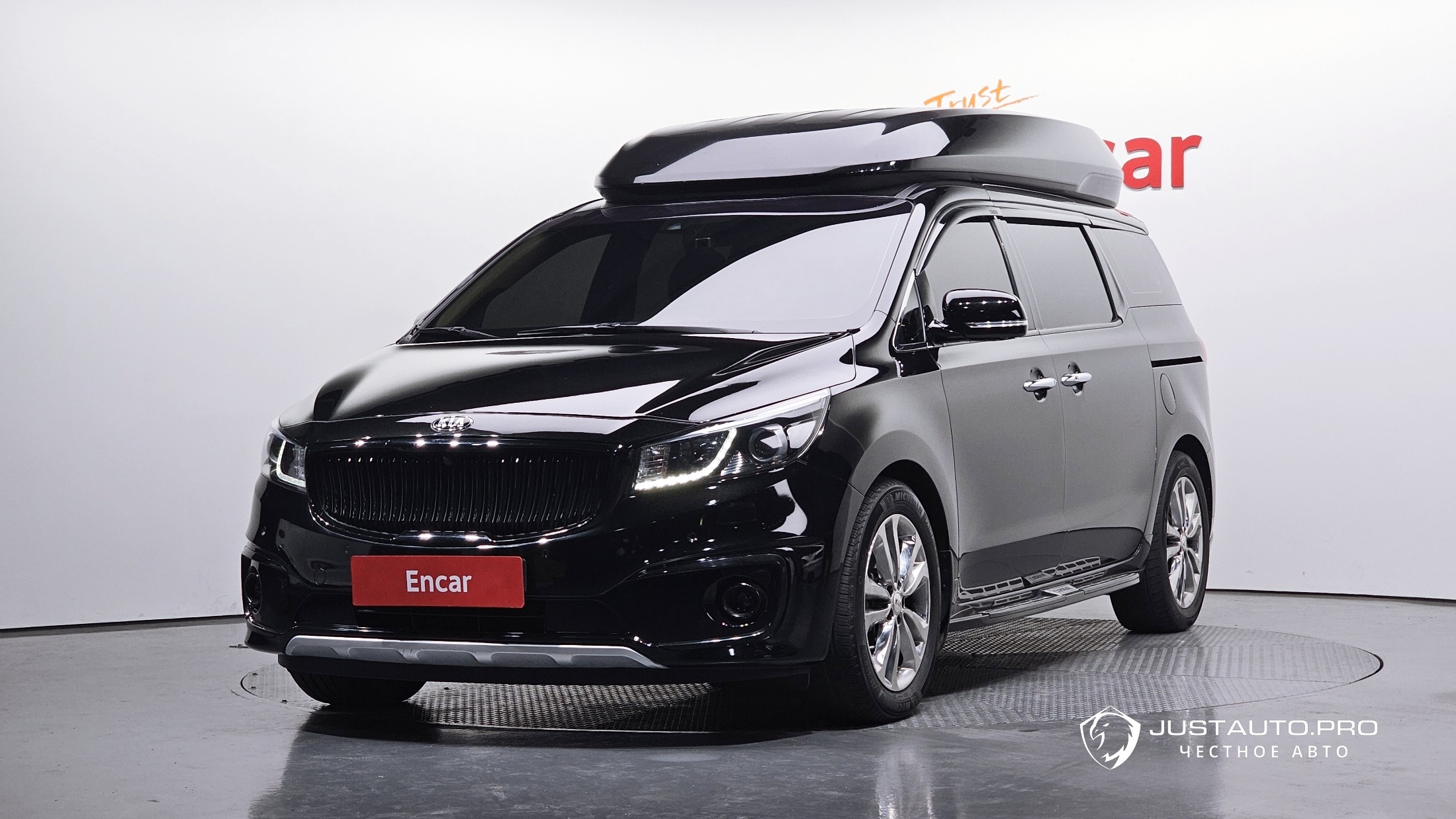 Автомобиль Kia Canival