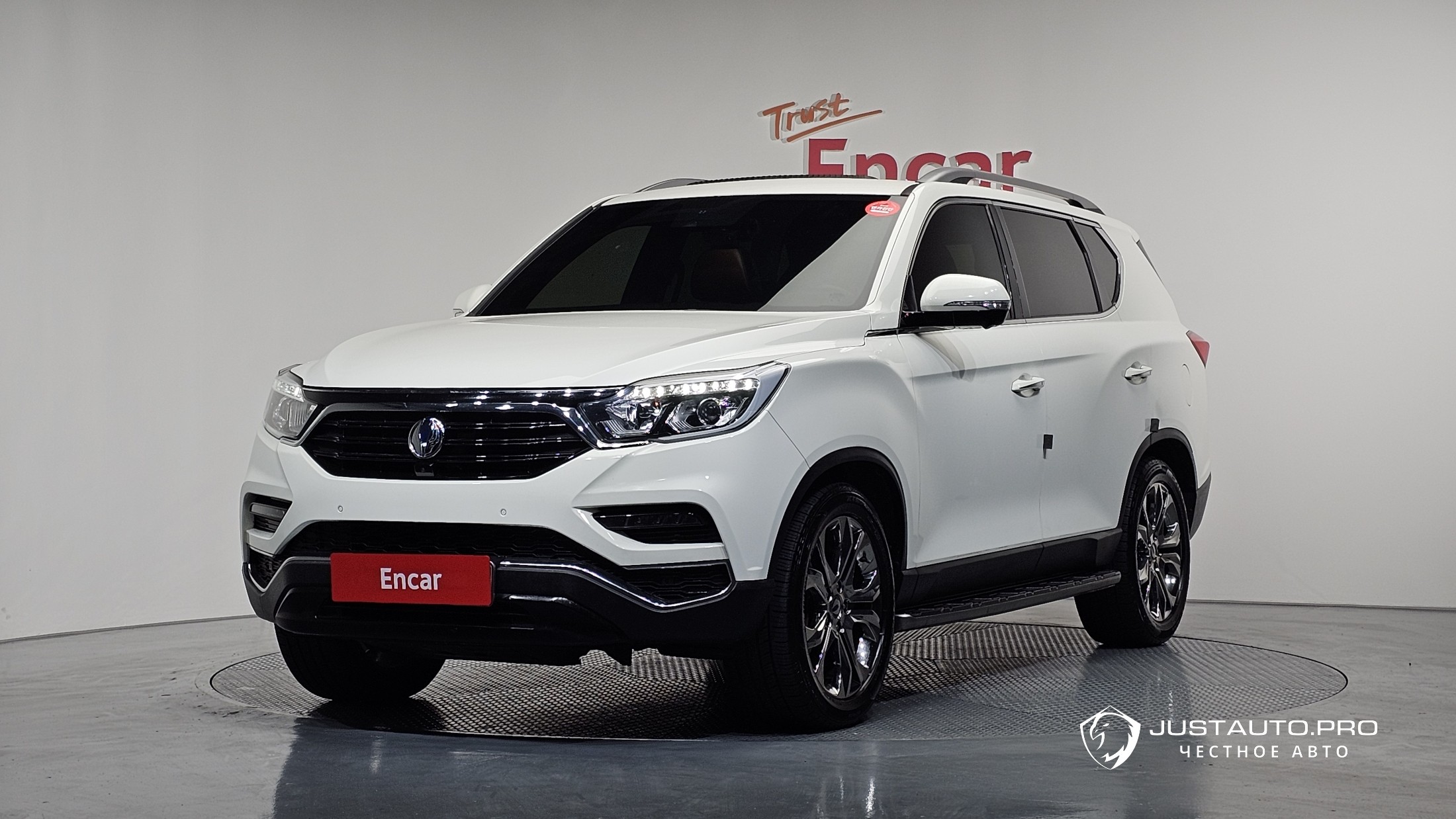 Автомобиль KG_Mobility_Ssangyong Rexton