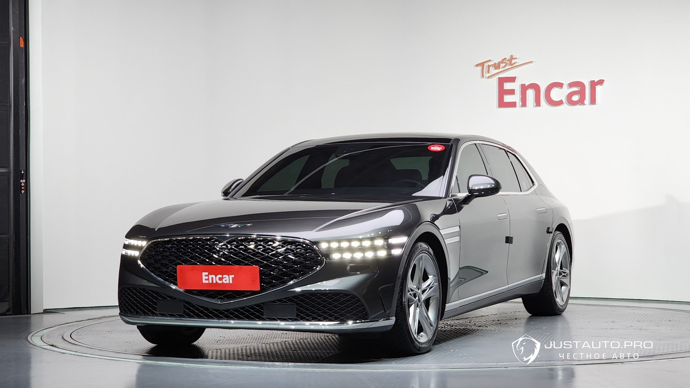 Автомобиль Genesis G90