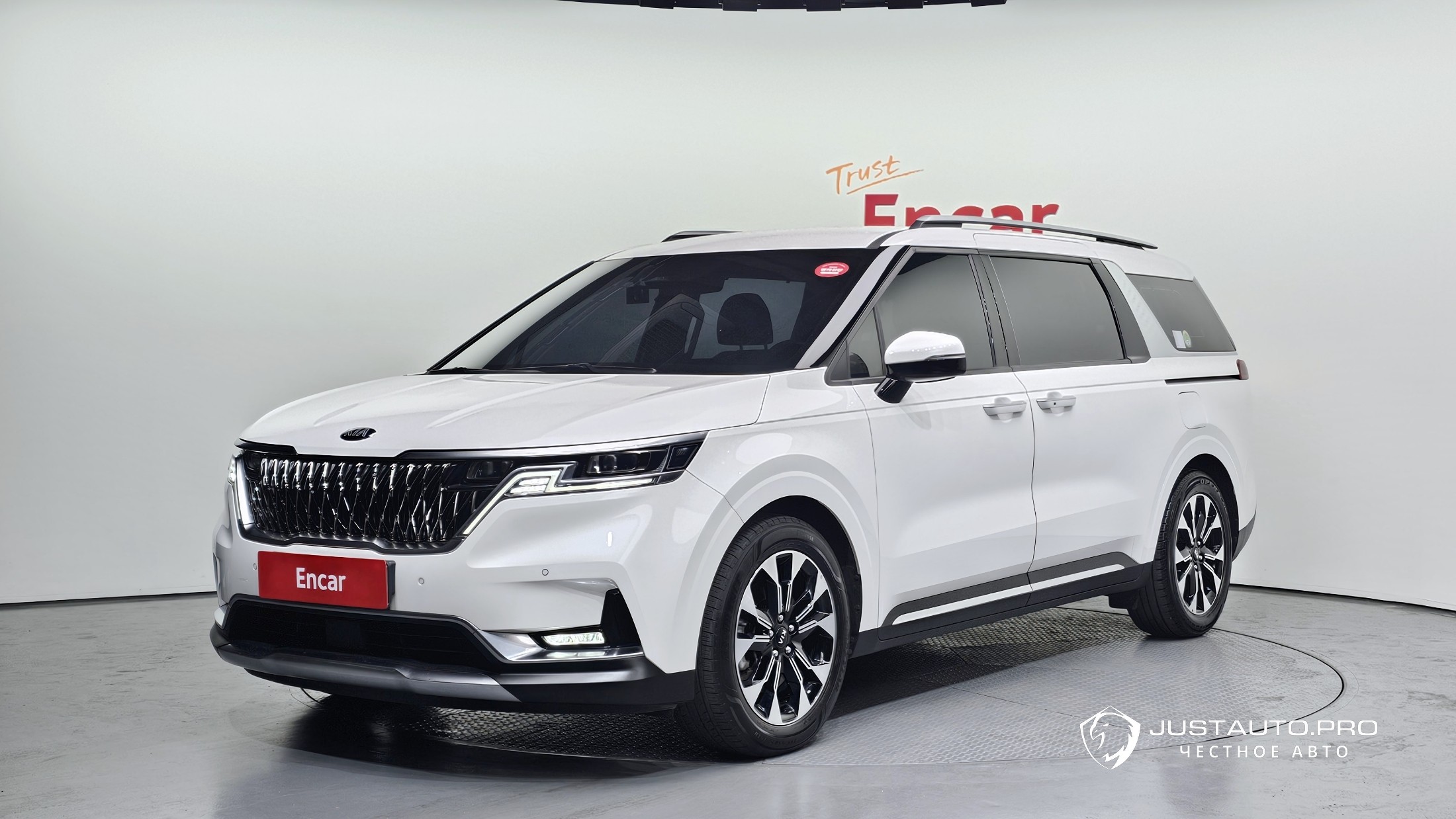 Автомобиль Kia Canival