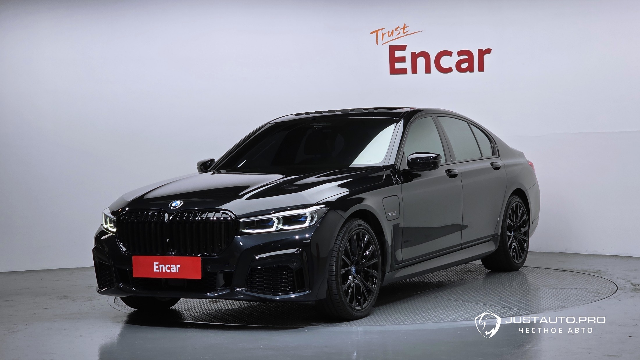 Автомобиль BMW 7-Series