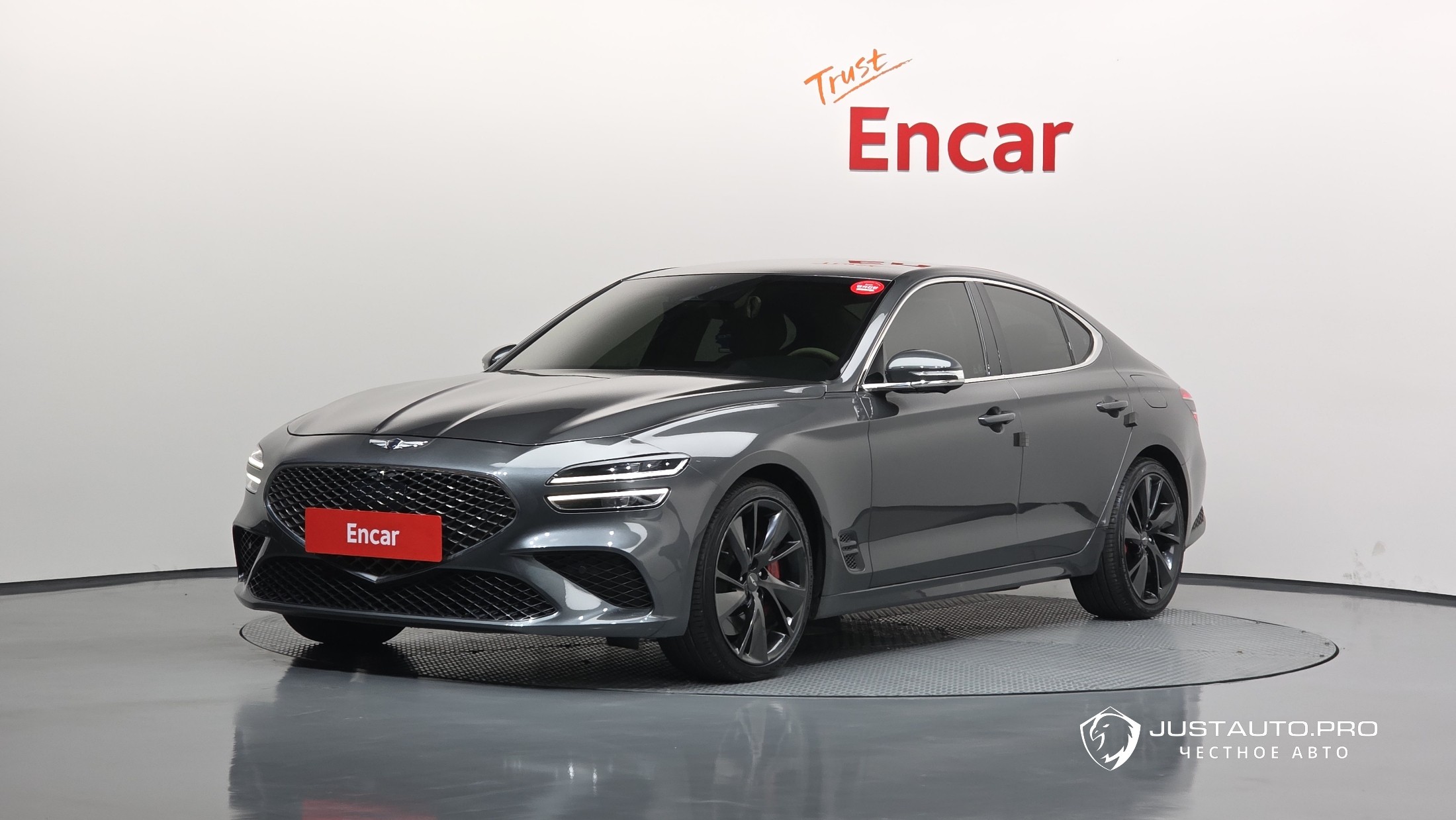 Автомобиль Genesis G70