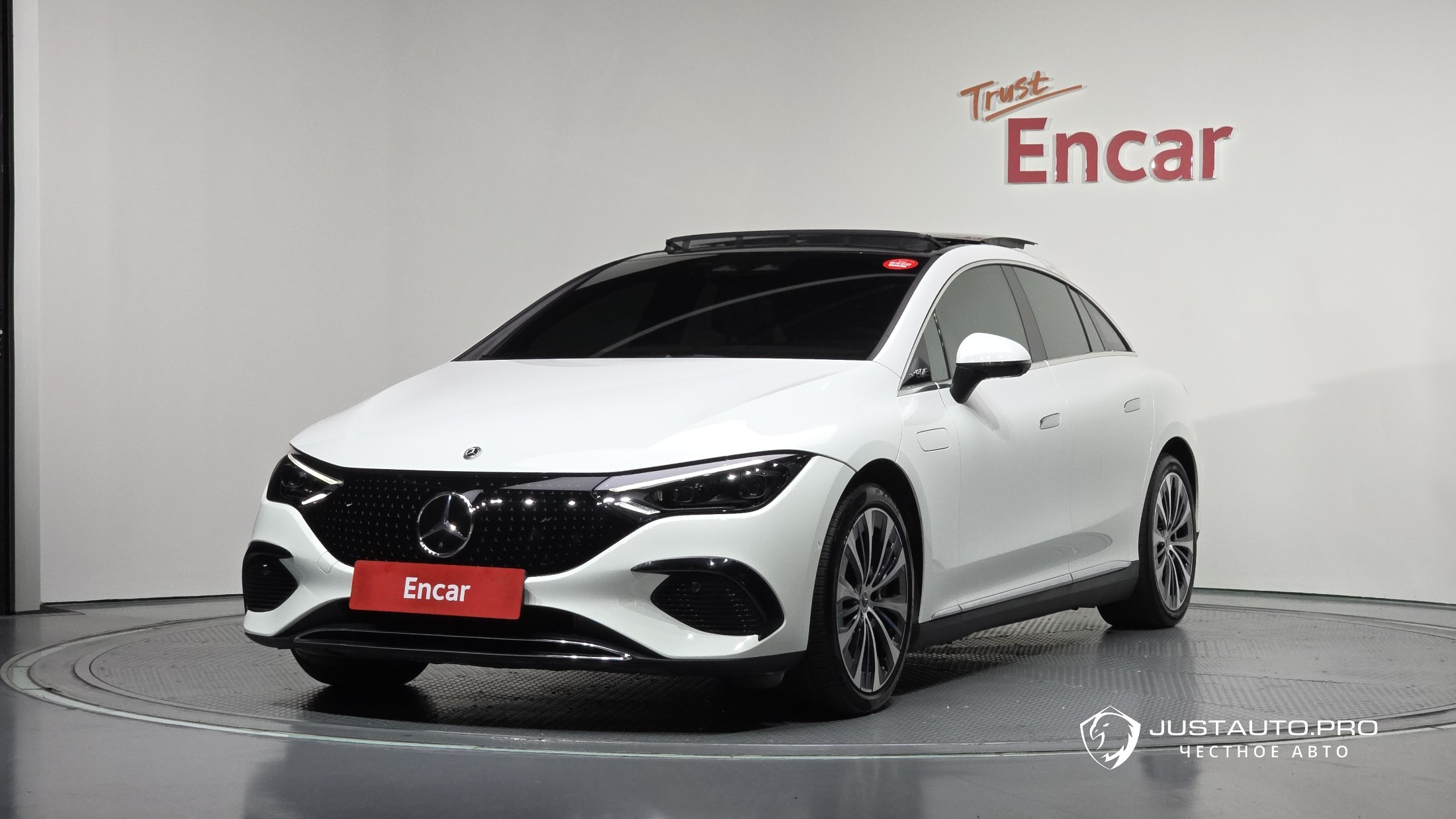 Автомобиль Mercedes-Benz EQE