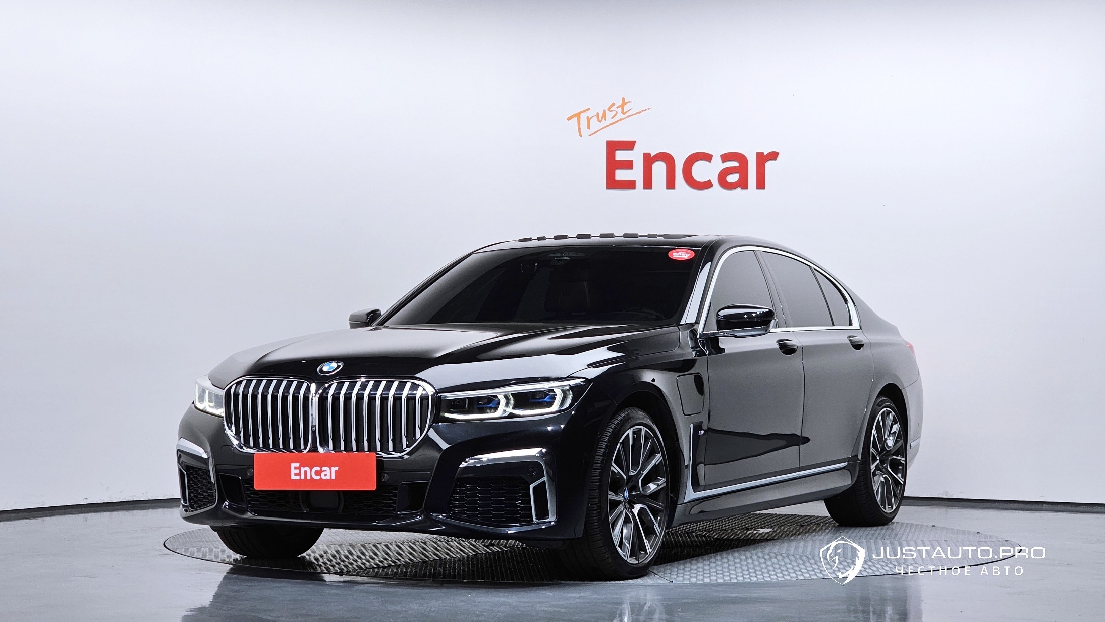 Автомобиль BMW 7-Series