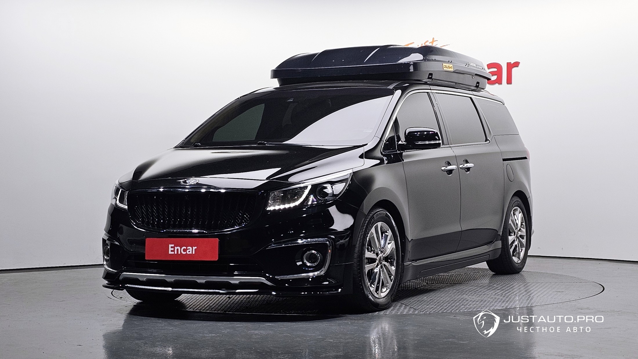 Автомобиль Kia Canival