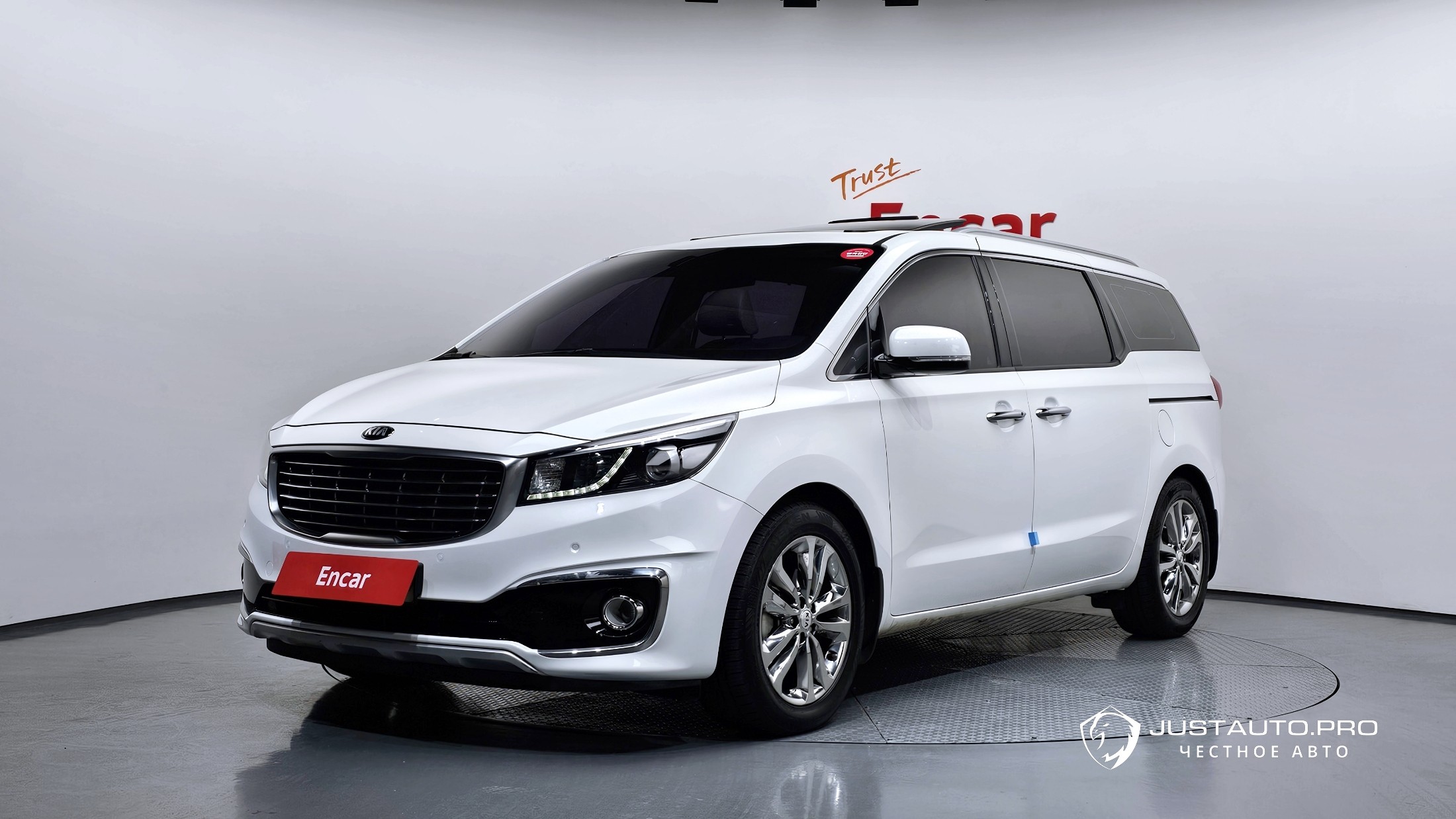 Автомобиль Kia Canival