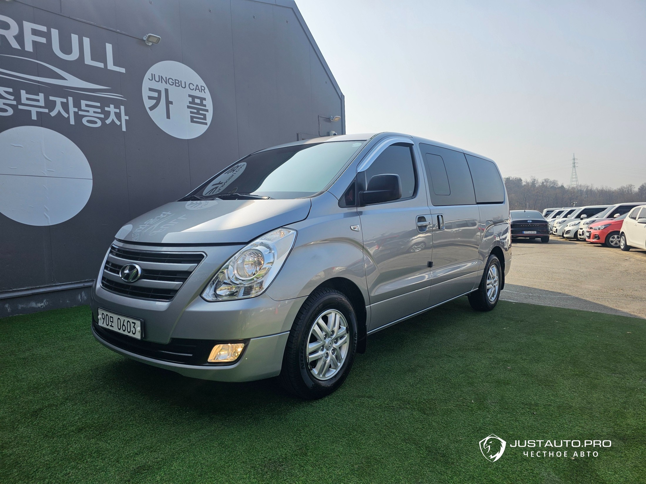 Автомобиль Hyundai Starex