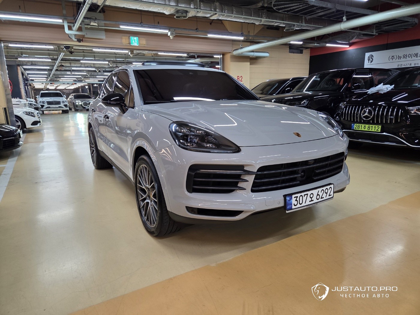 Автомобиль Porsche Cayenne