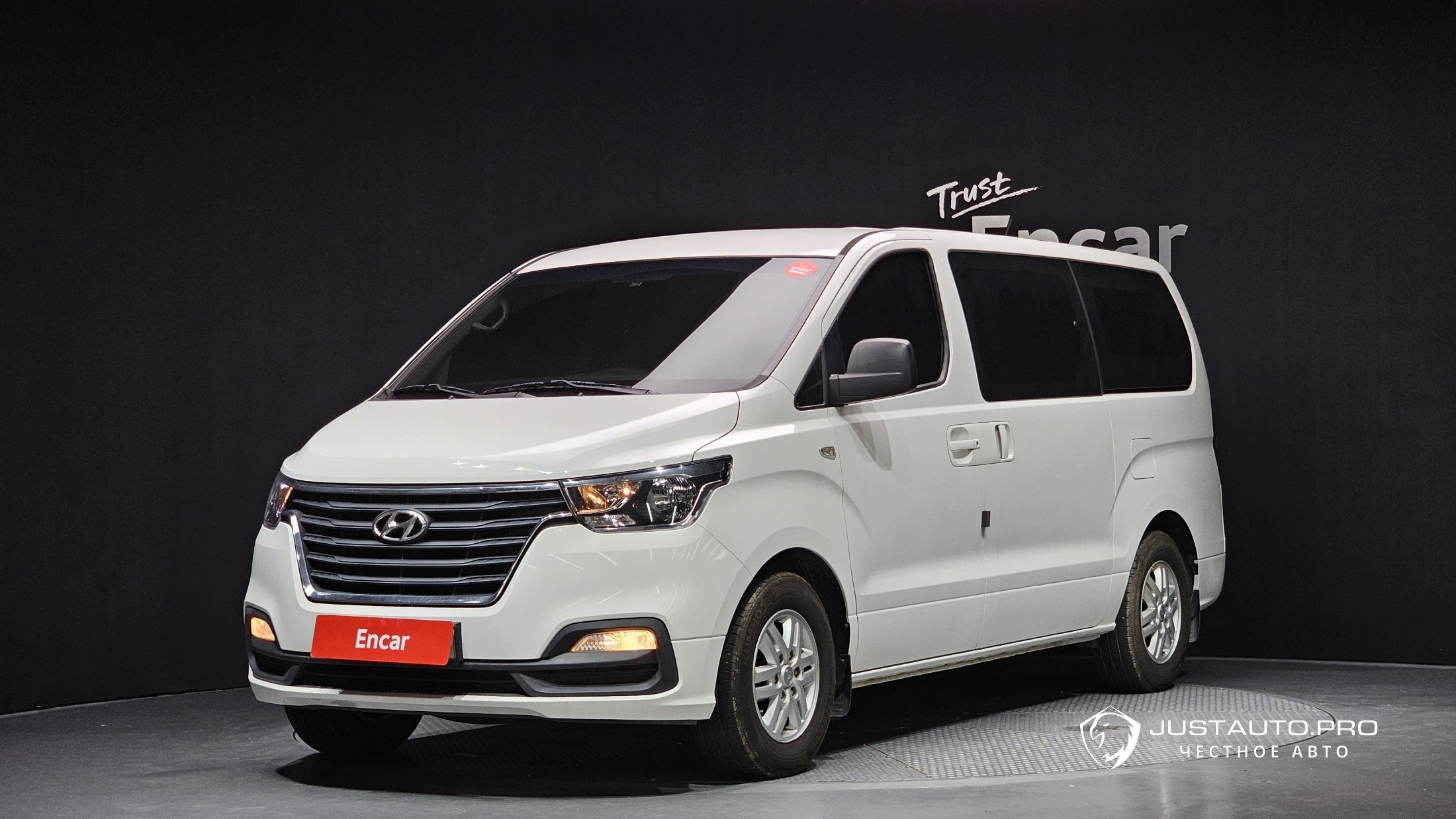 Автомобиль Hyundai Starex
