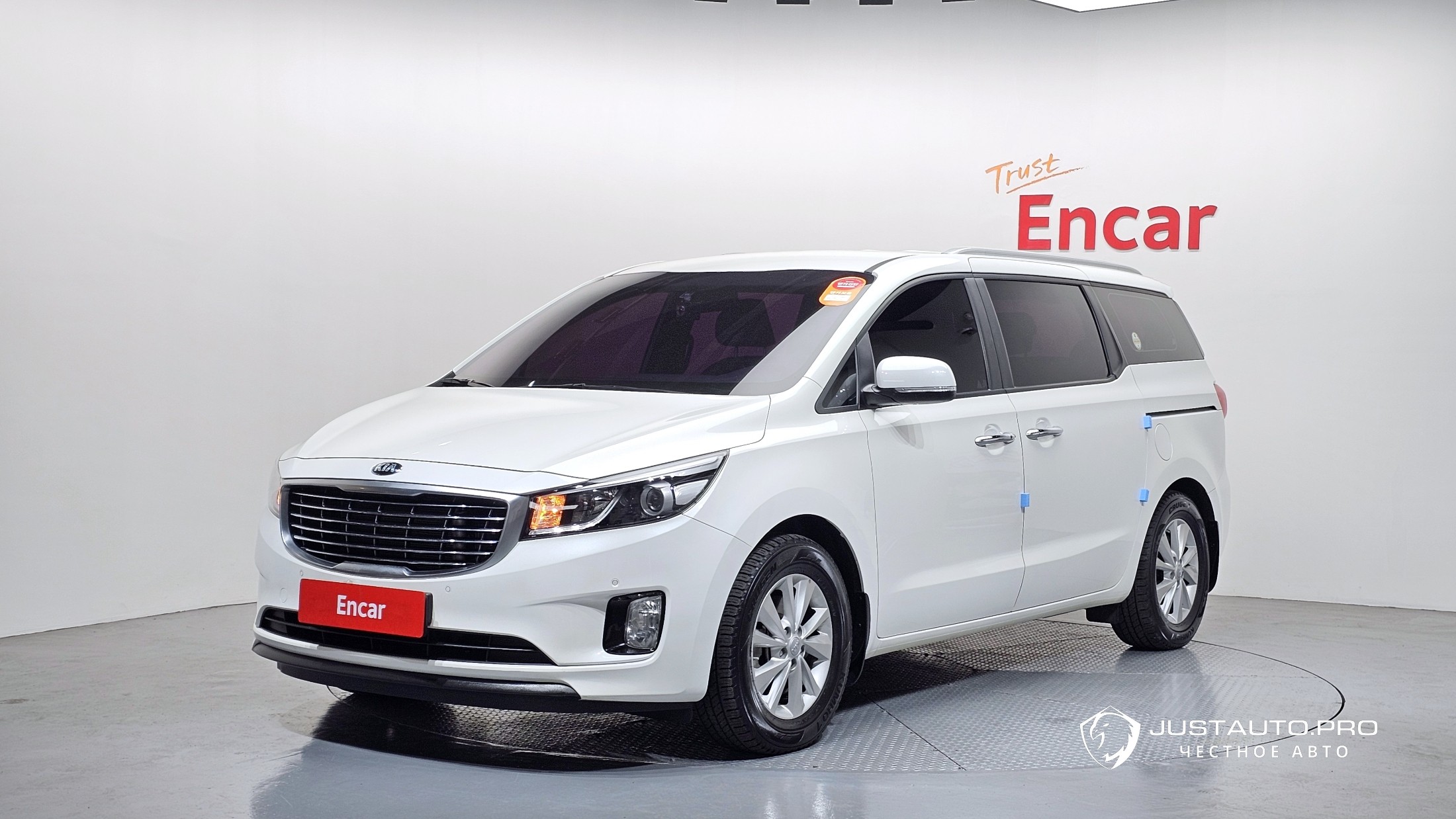 Автомобиль Kia Canival