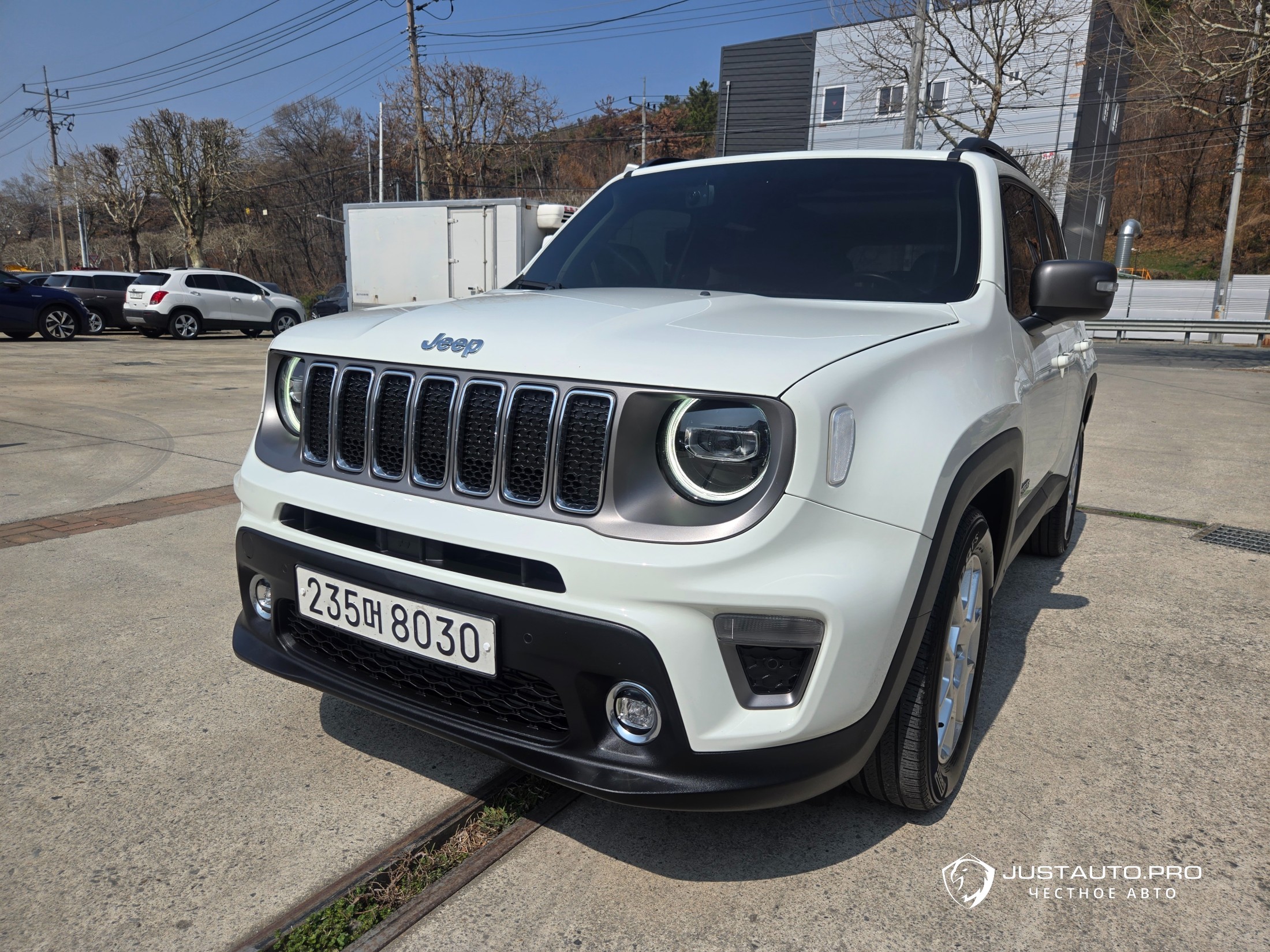 Автомобиль Jeep Renegade