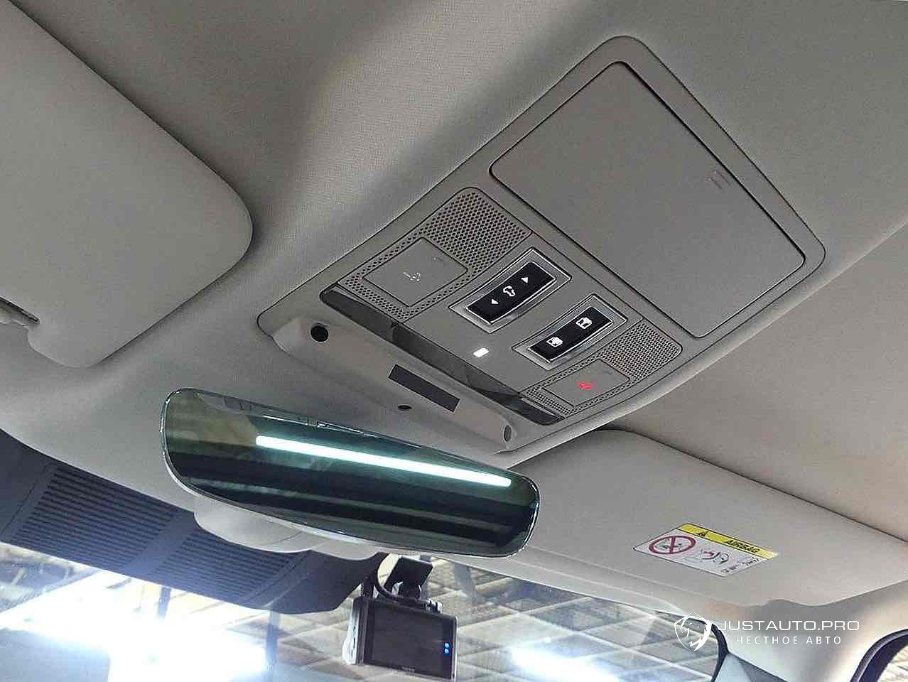 Автомобиль Land Rover Defender