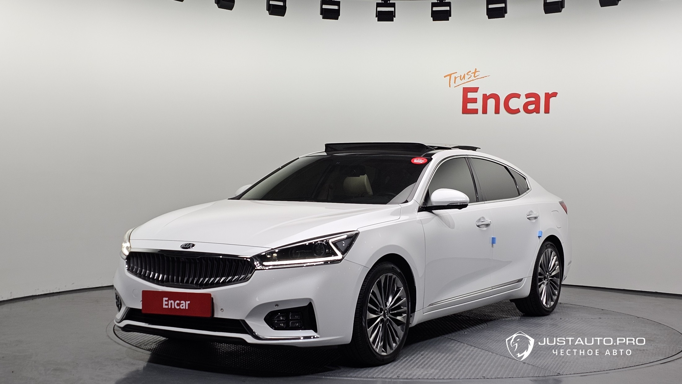 Автомобиль Kia K7